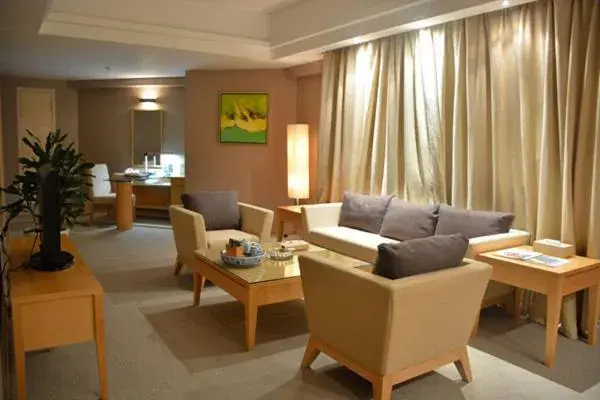 Seating Area in Weihai Haiyue Jianguo Hotel