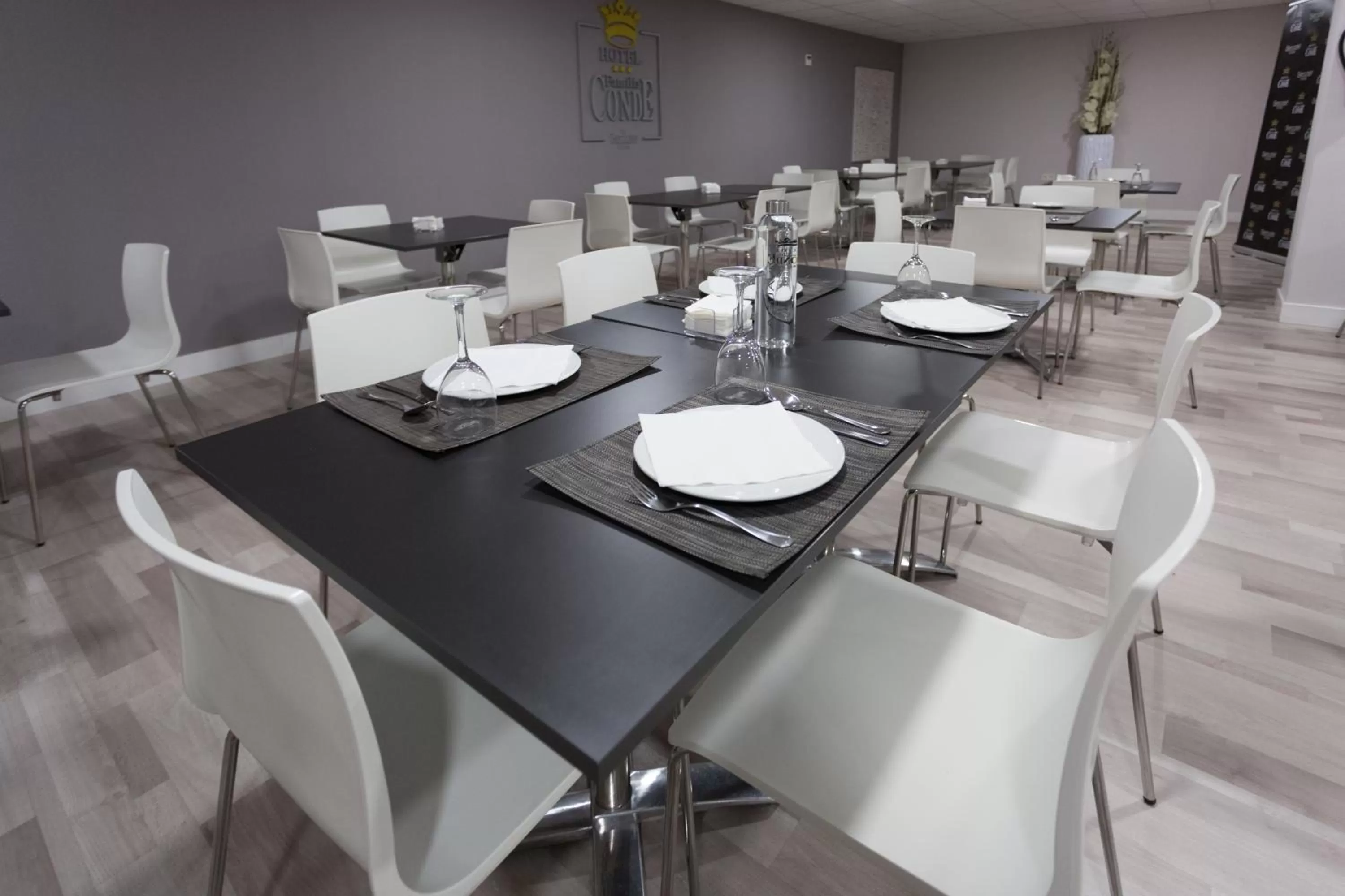 Restaurant/places to eat in Hotel Familia Conde