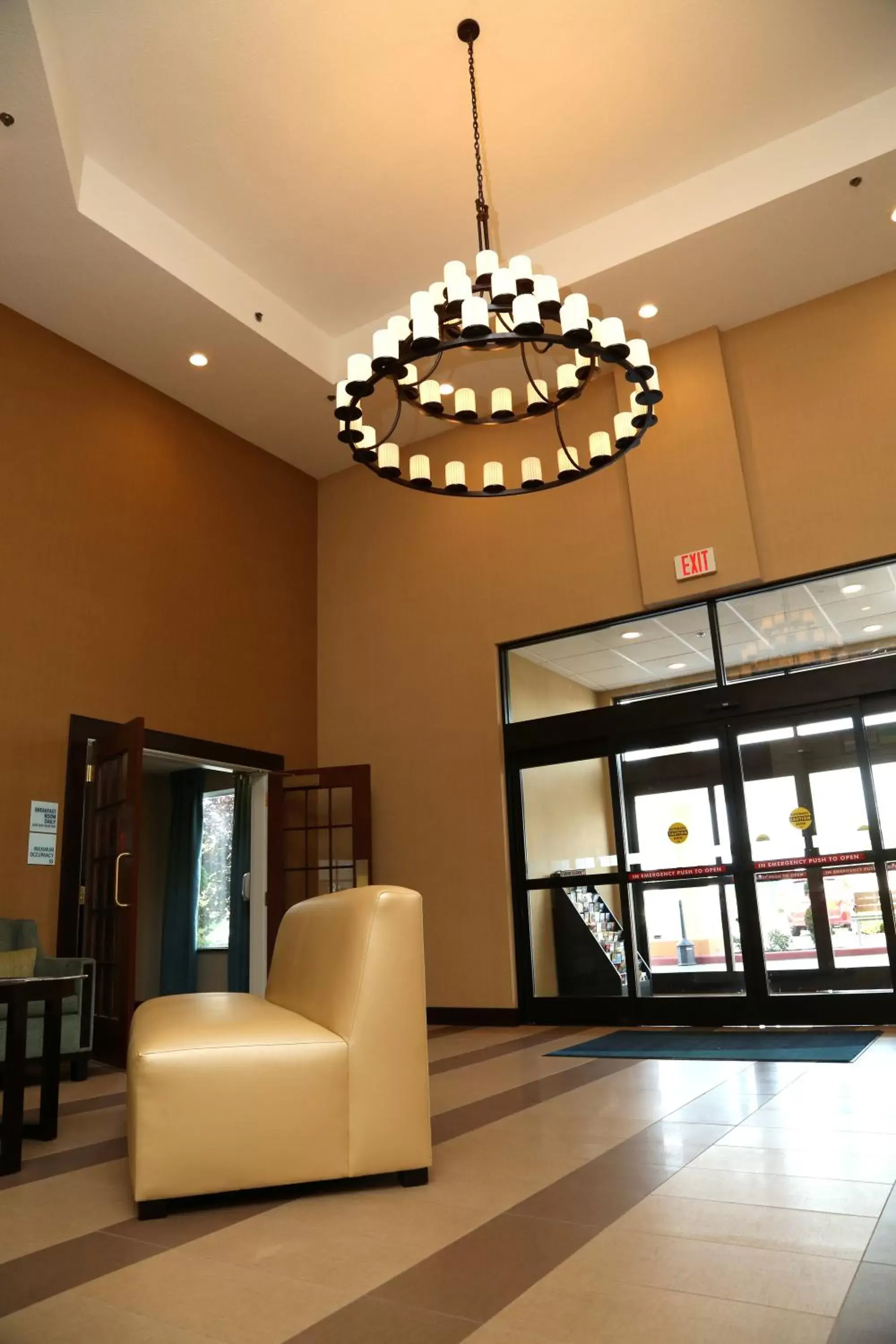 Property building, Lobby/Reception in Holiday Inn Express Lexington Southwest Nicholasville, an IHG Hotel