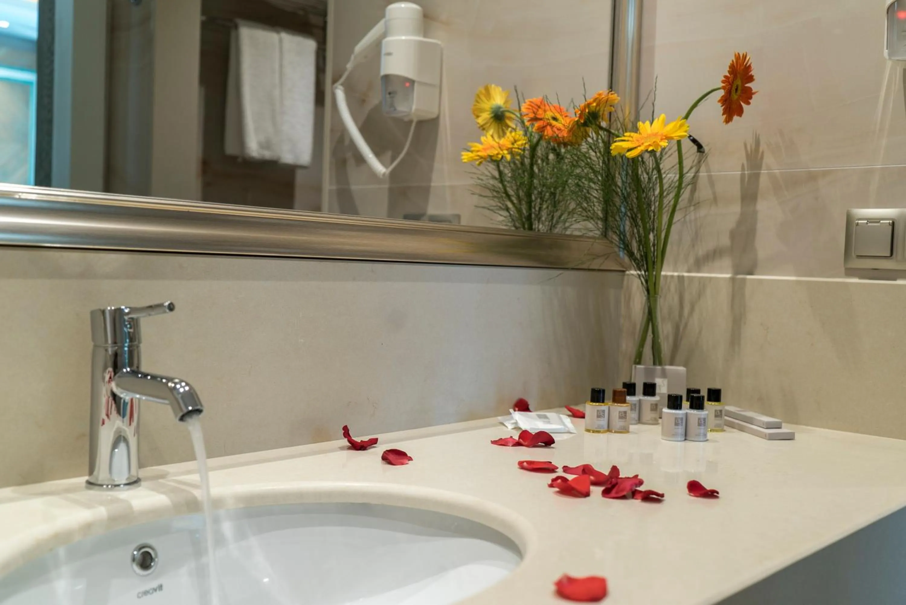 Bathroom in Mirart Hotel Boutique & SPA Yalova