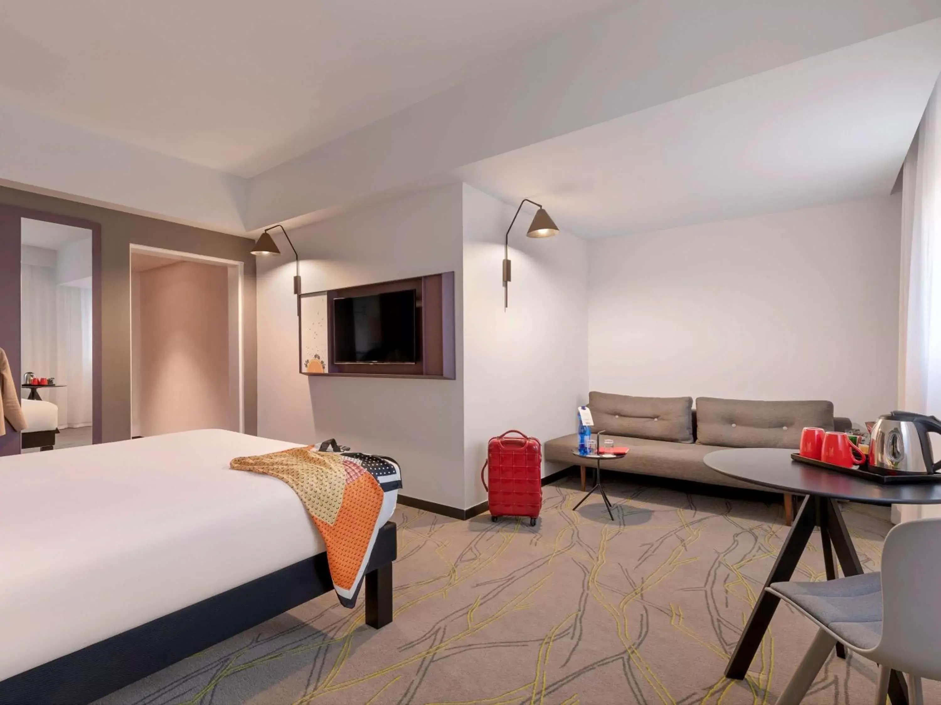 TV and multimedia in Ibis Styles Jerusalem City Center - An AccorHotels Brand