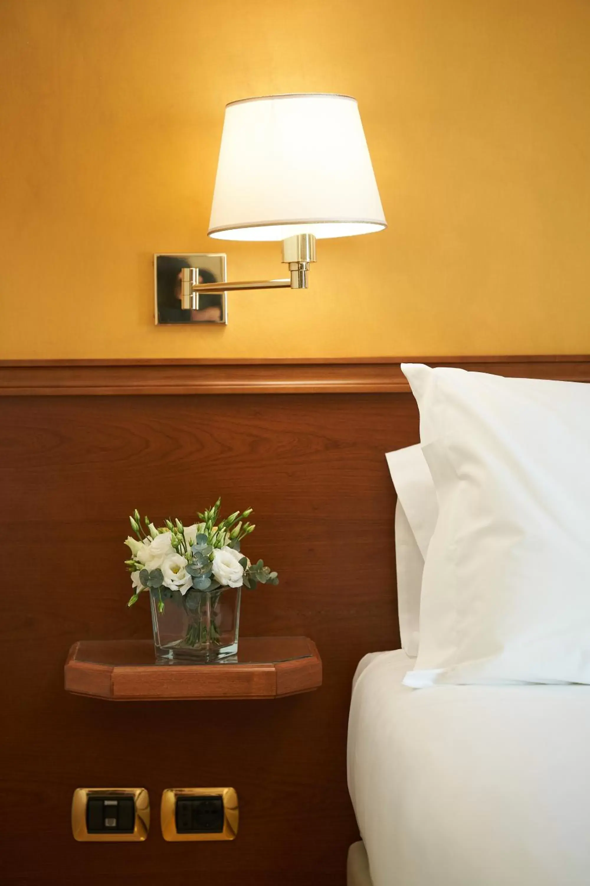 Bed in UNAHOTELS Galles Milano