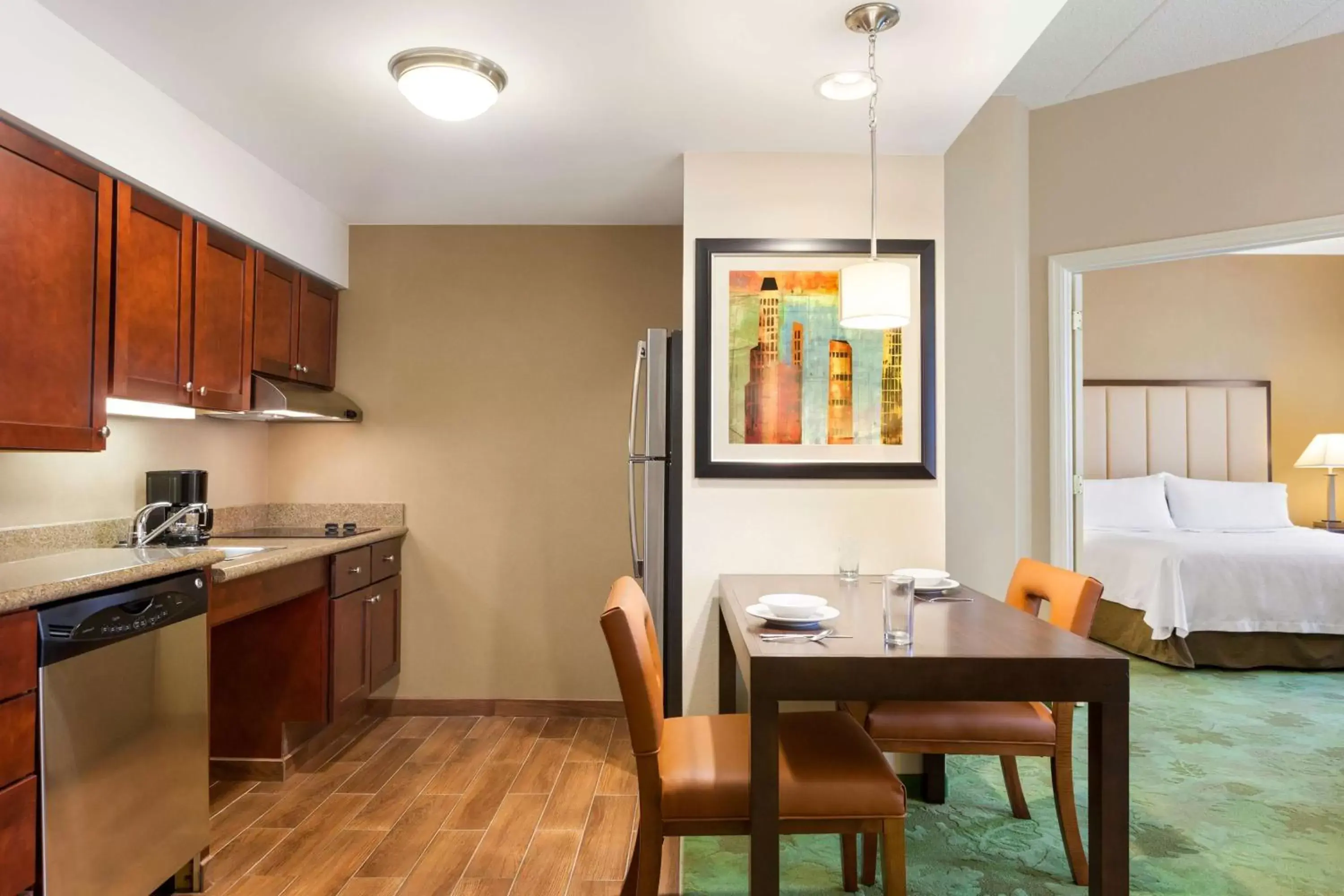 Living room, Kitchen/Kitchenette in Homewood Suites by Hilton Reading-Wyomissing