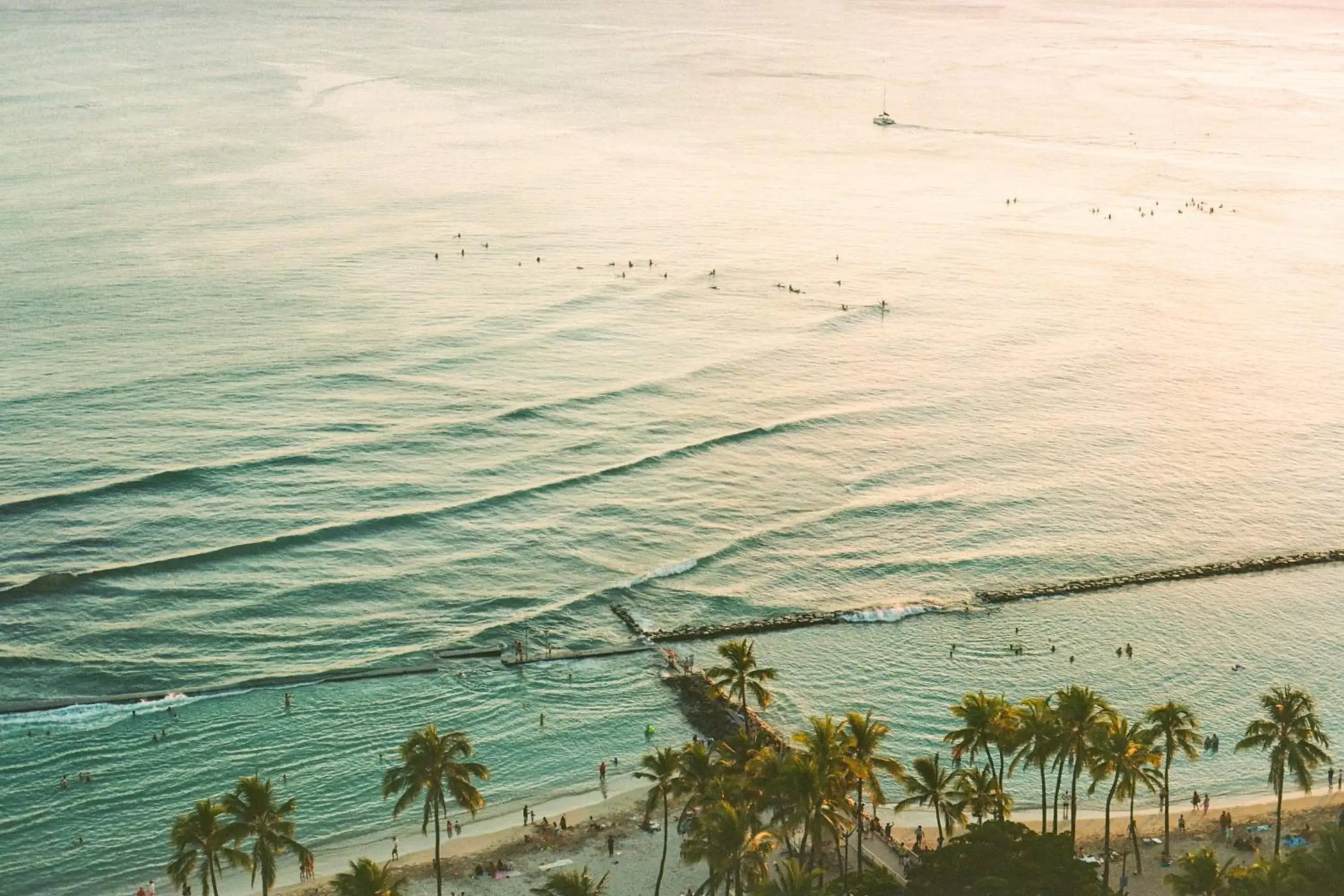 Beach in Waikiki Beach Marriott Resort & Spa