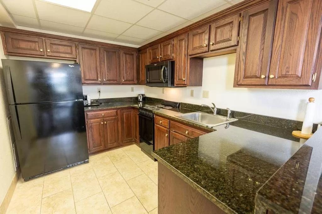 Kitchen or kitchenette in Savannah House Hotel