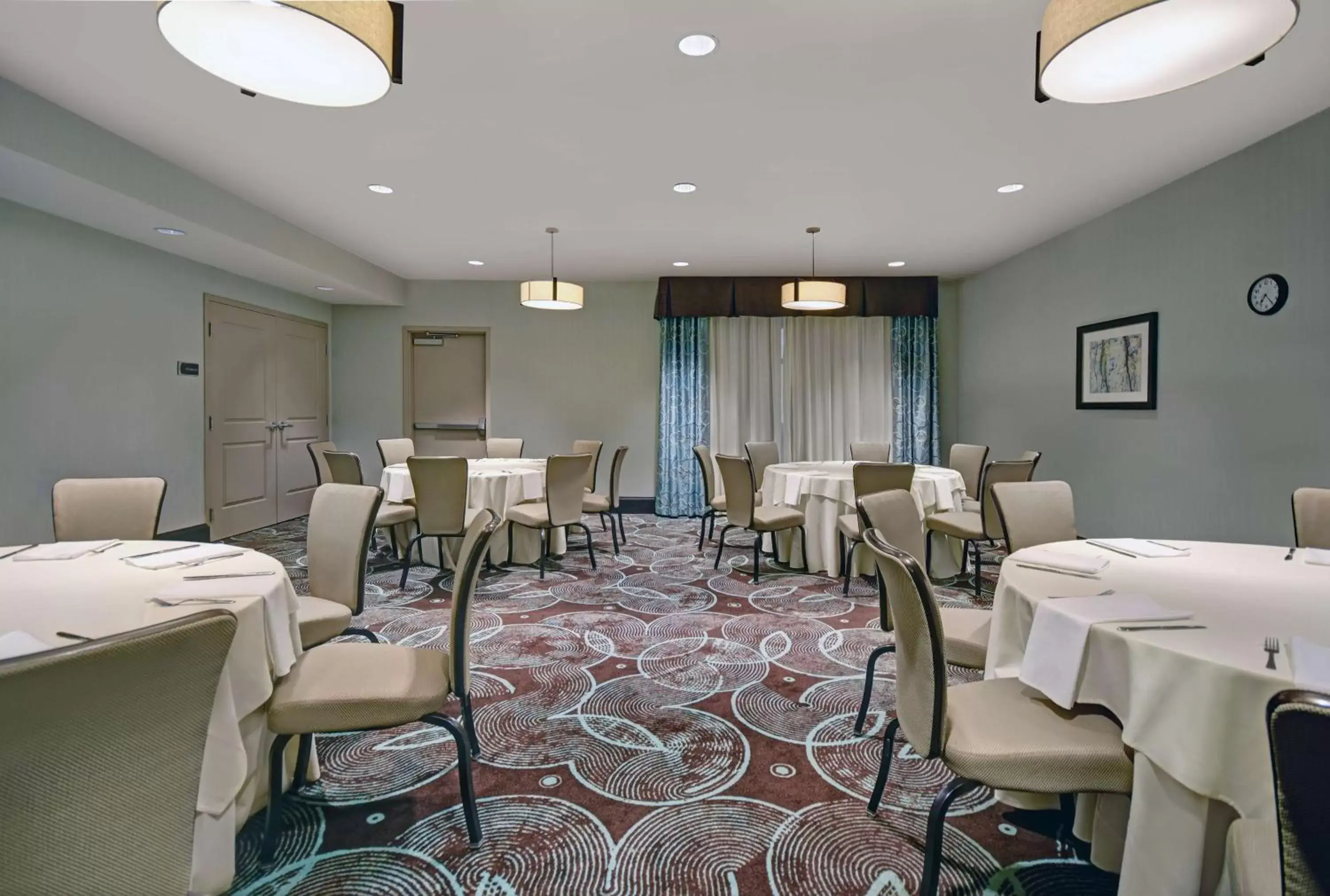 Meeting/conference room, Restaurant/Places to Eat in Homewood Suites by Hilton Hamilton, NJ