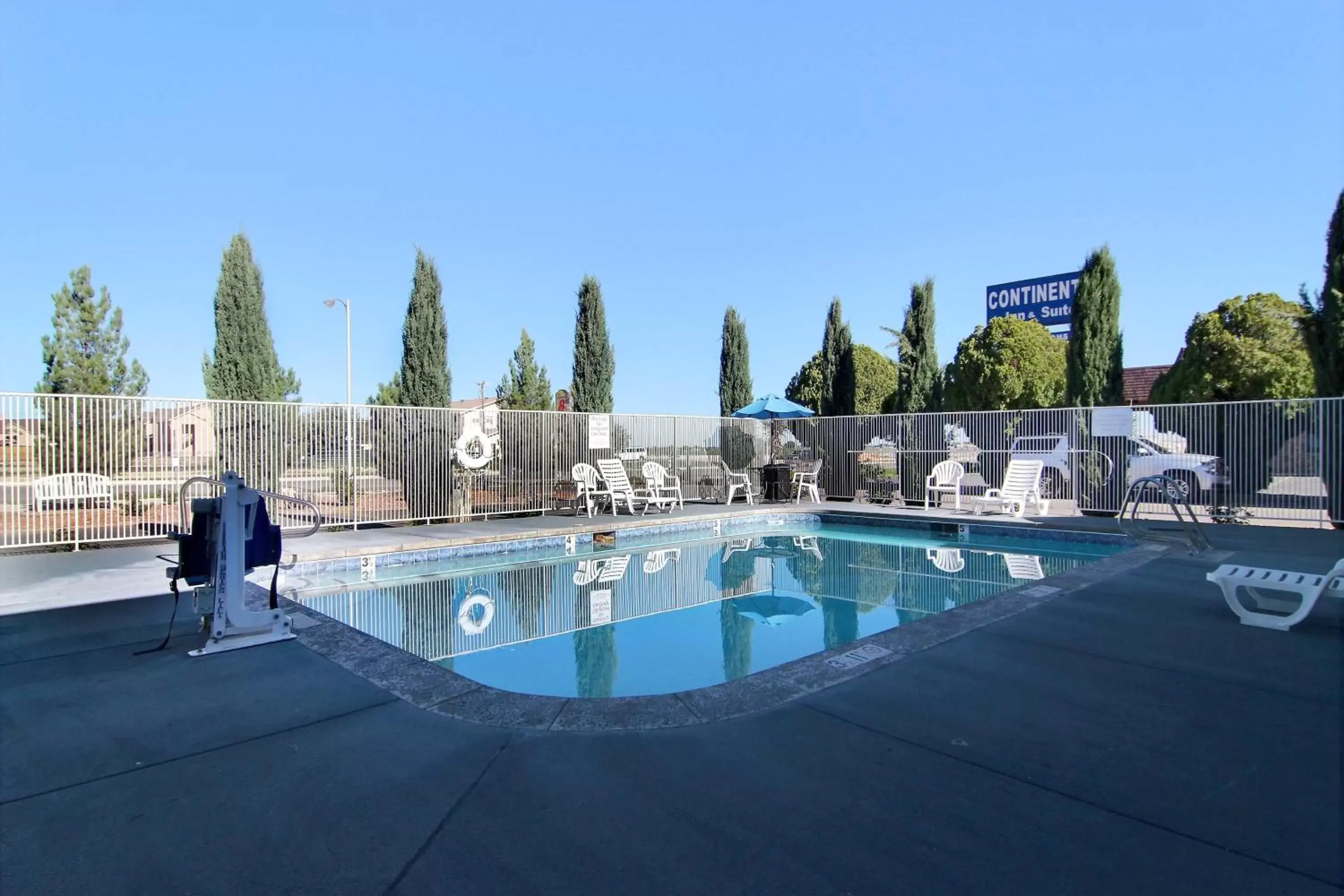 Swimming Pool in Motel 6-Carlsbad, NM