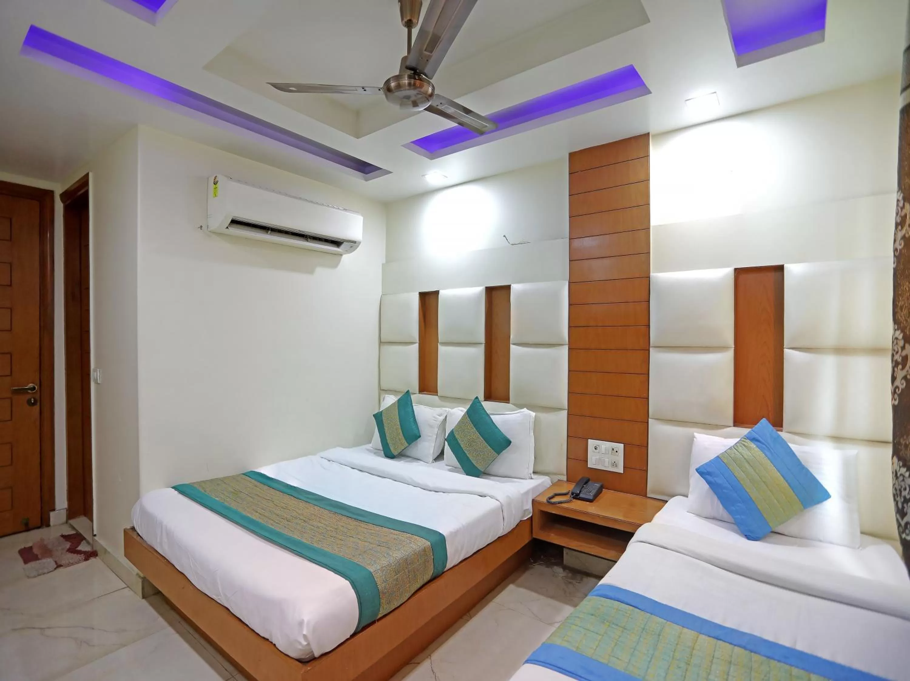 Bed in Hotel Tashkent Palace - Walk in from New Delhi Station & Metro Station