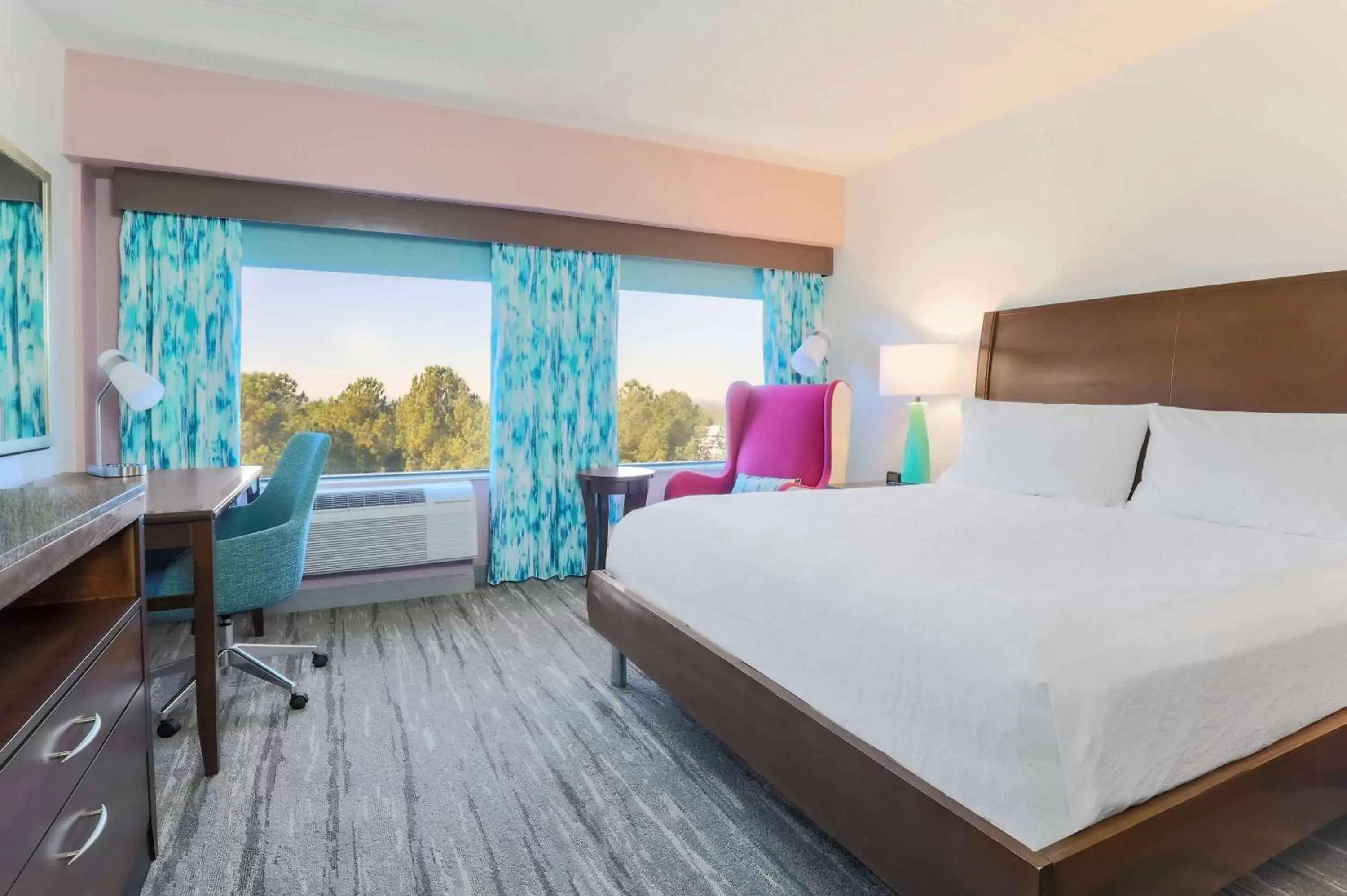 Living room, Bed in Hilton Garden Inn Raleigh-Durham/Research Triangle Park Living room, Bed in Hilton Garden Inn Raleigh-Durham/Research Triangle Park