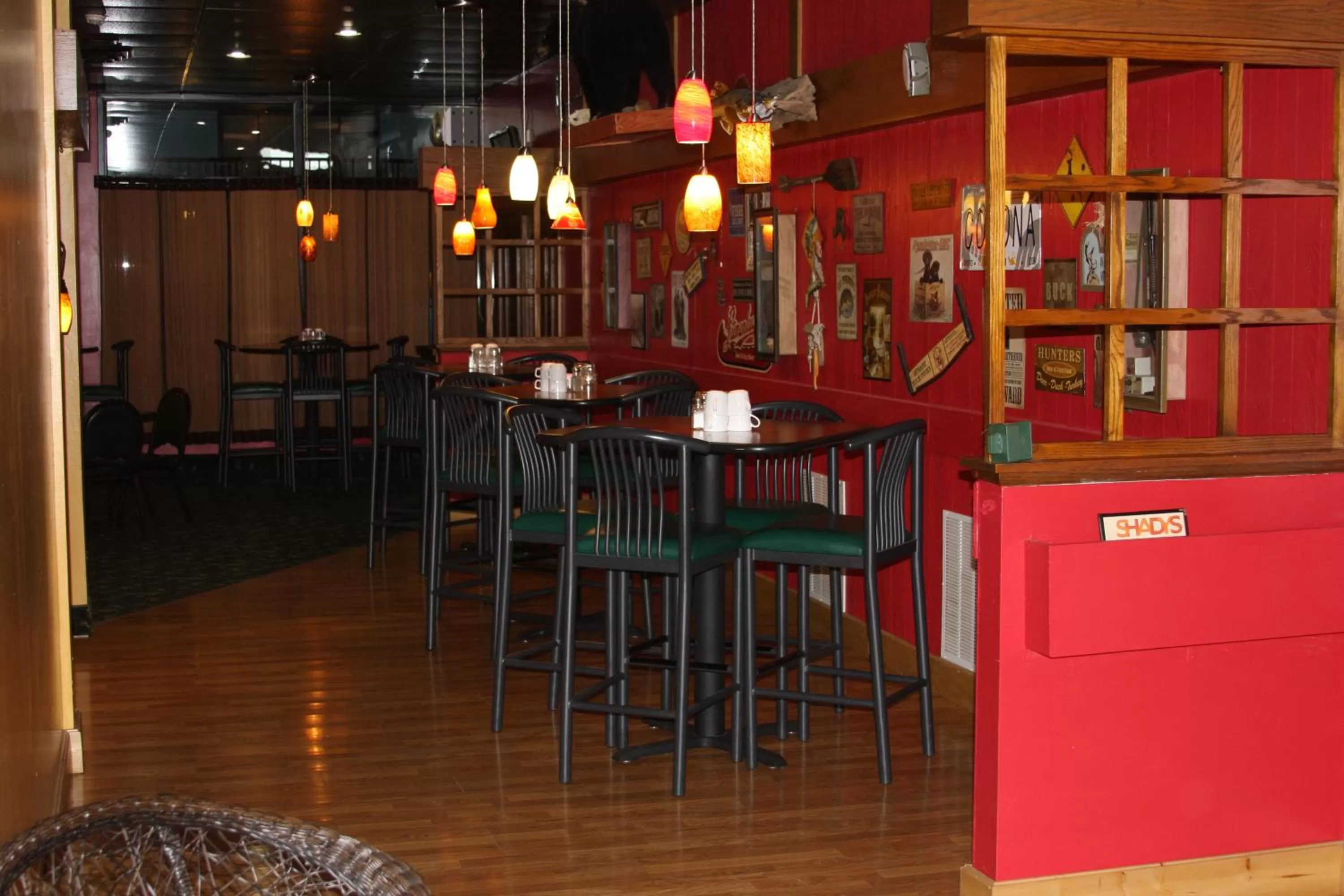 Restaurant/Places to Eat in Gladstone Inn and Suites