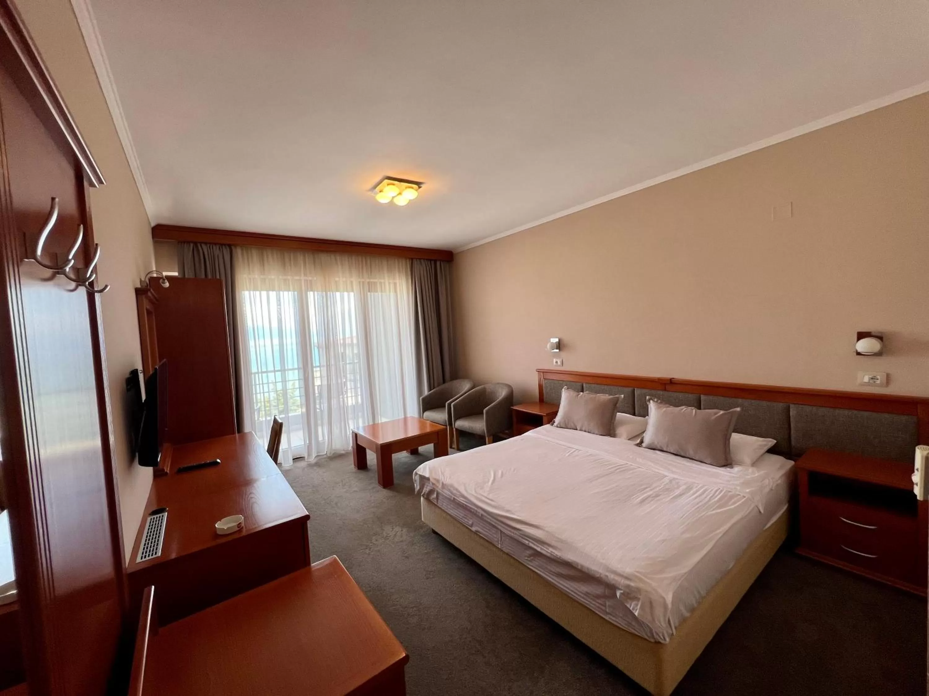 Bed in Hotel Millennium