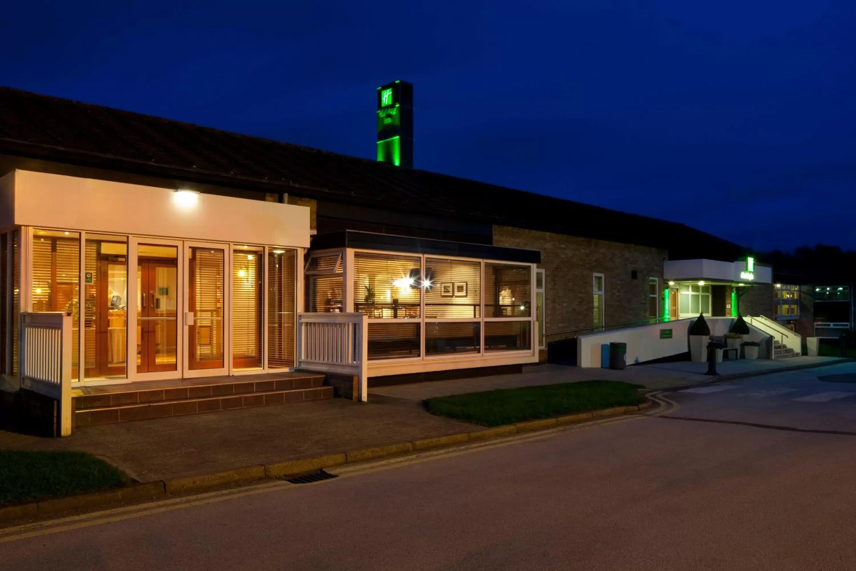 Property building in Holiday Inn Derby/Nottingham by IHG Property building in Holiday Inn Derby/Nottingham by IHG