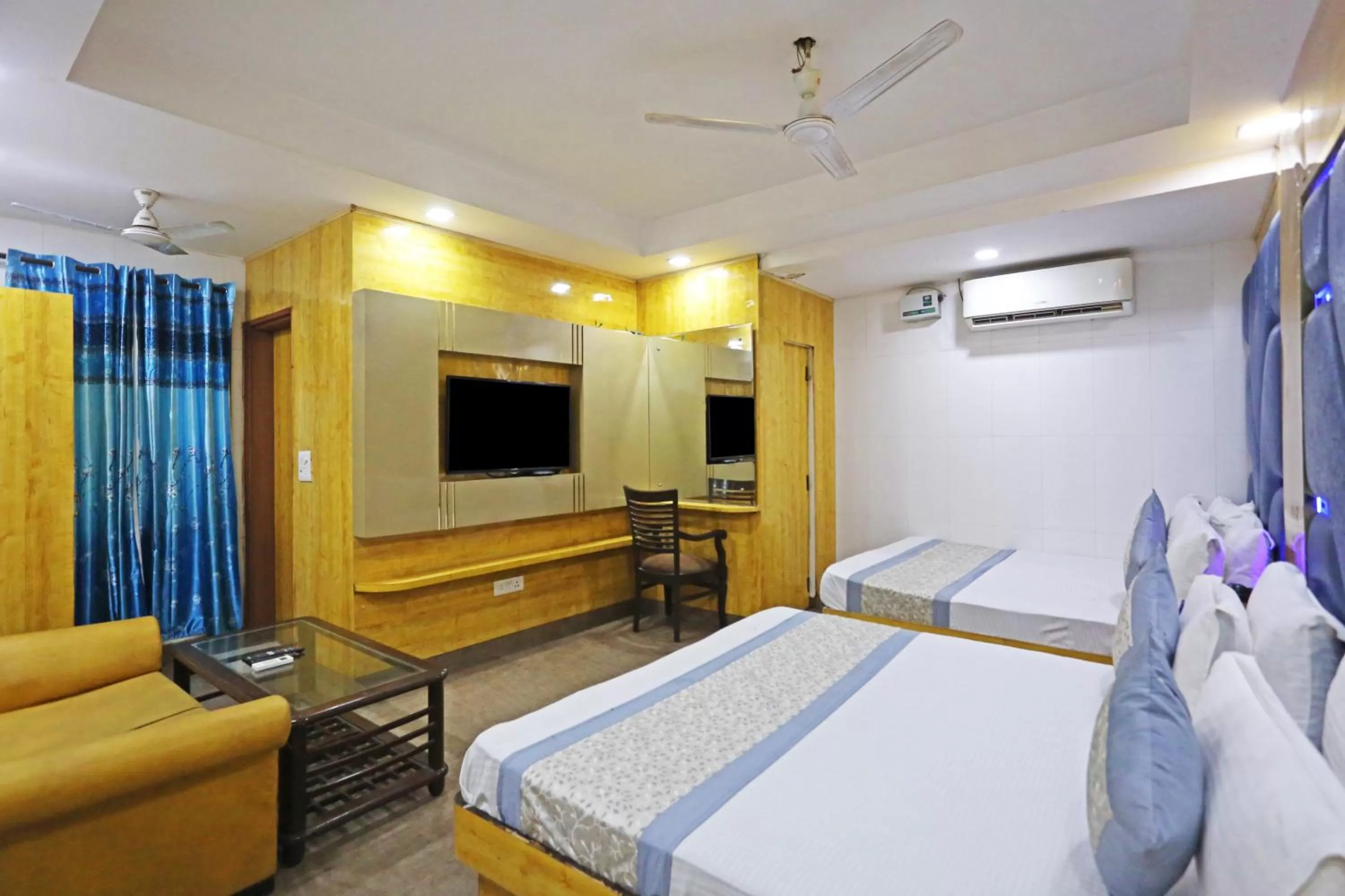 TV and multimedia, TV/Entertainment Center in Hotel Preet Palace -5 Mints Walk From Nizamuddin Railway Station
