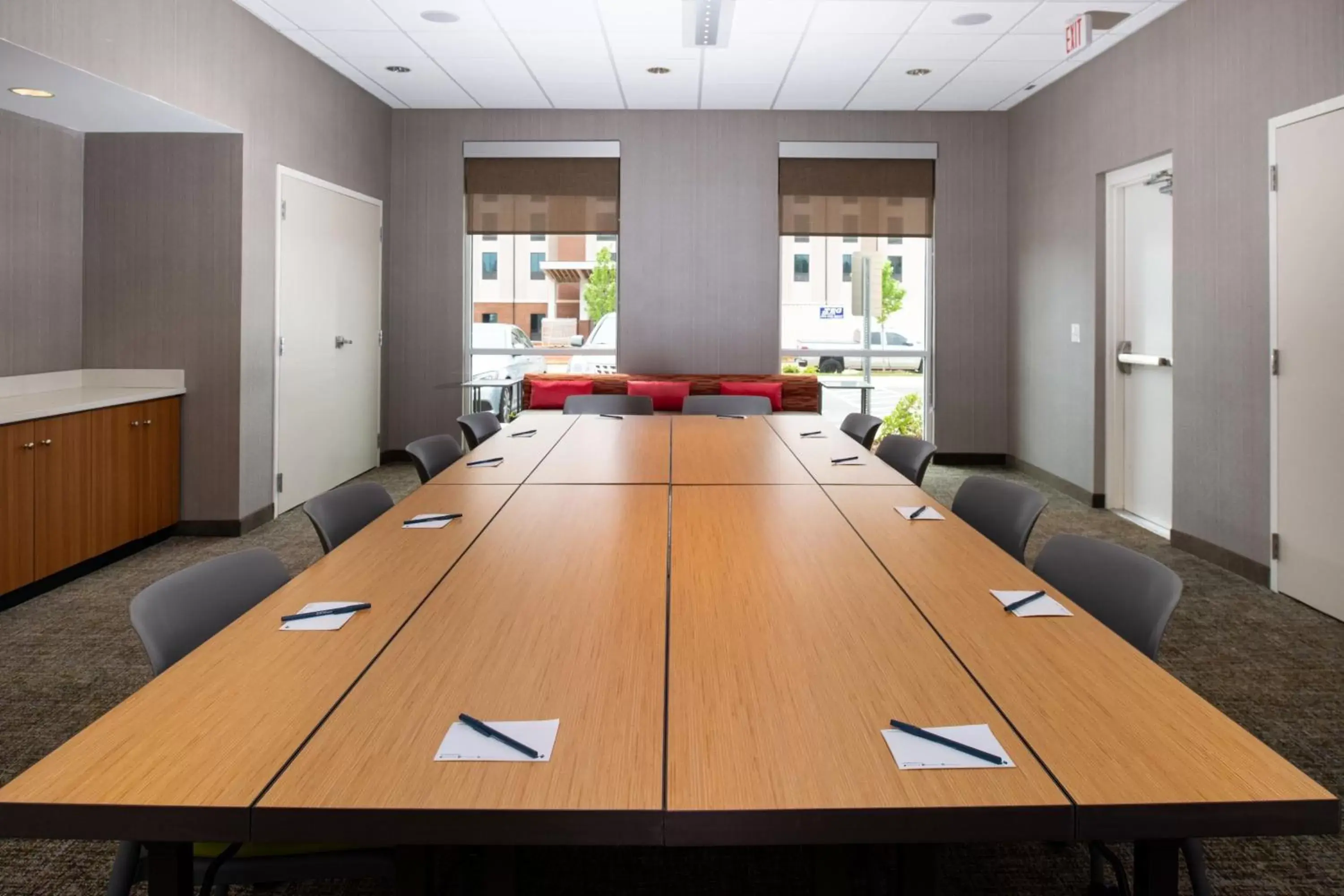 Meeting/conference room in SpringHill Suites by Marriott Greensboro Airport