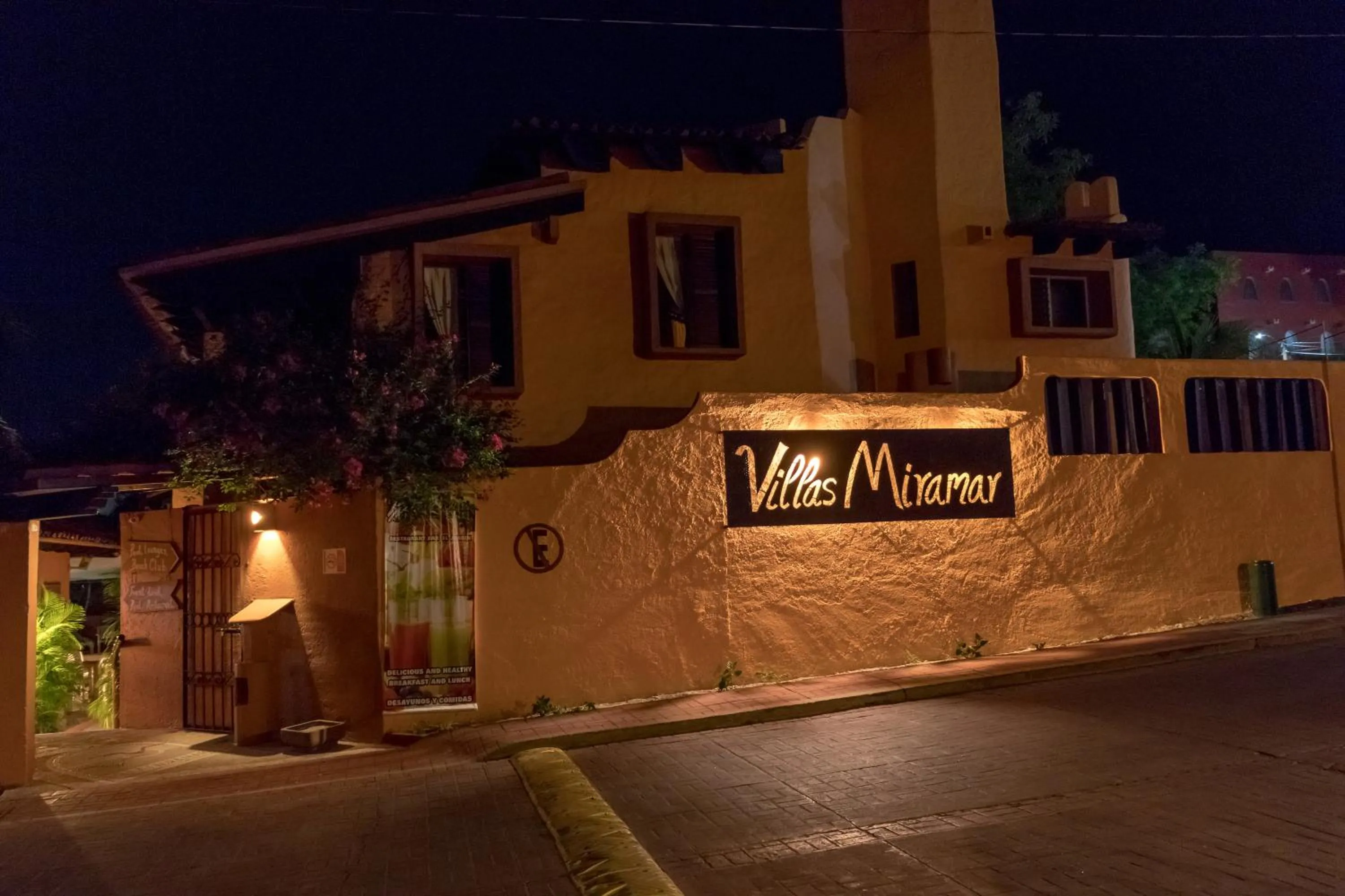 Property Building in Villas Miramar