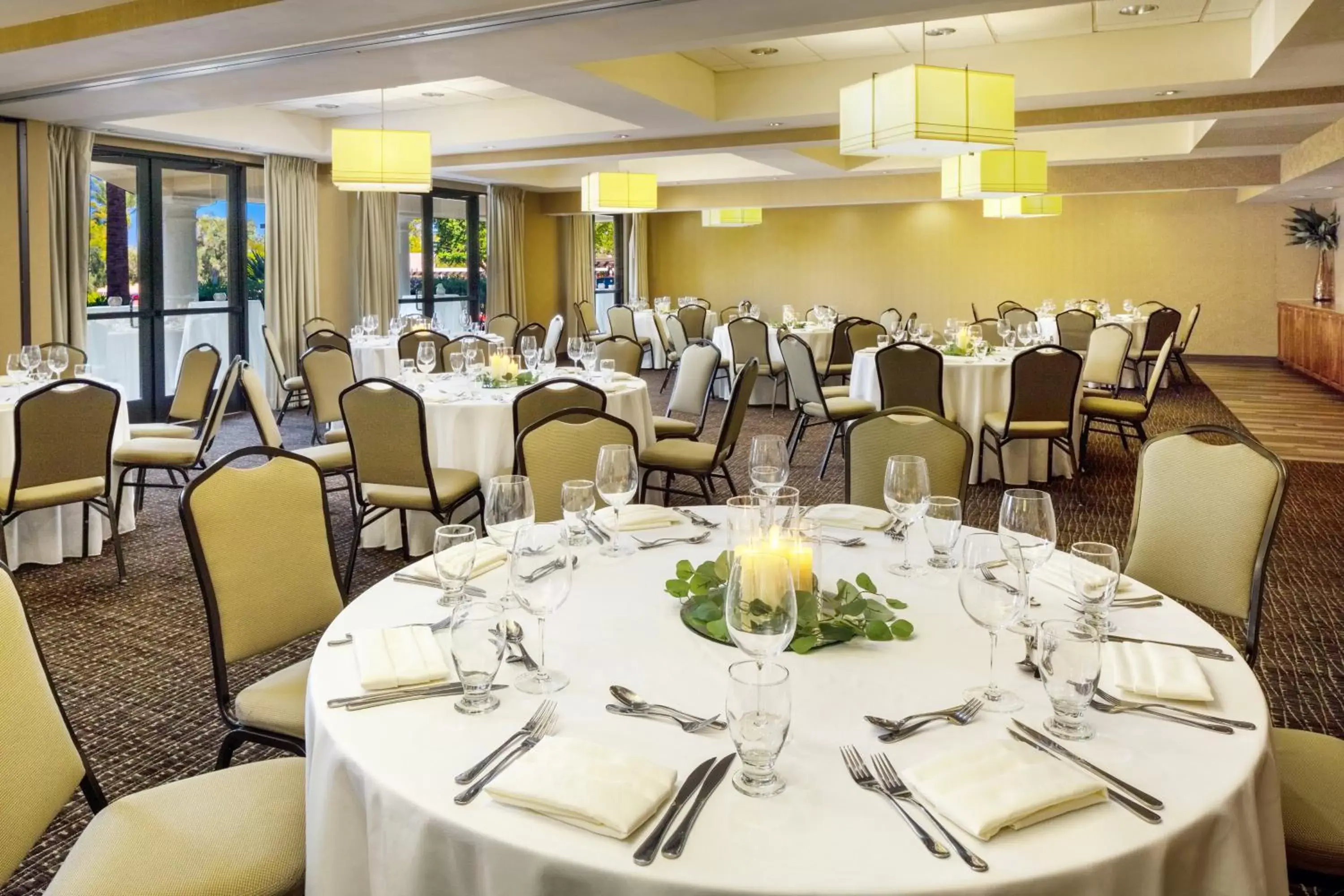 Banquet/Function facilities, Restaurant/Places to Eat in Holiday Inn Phoenix/Chandler, an IHG Hotel