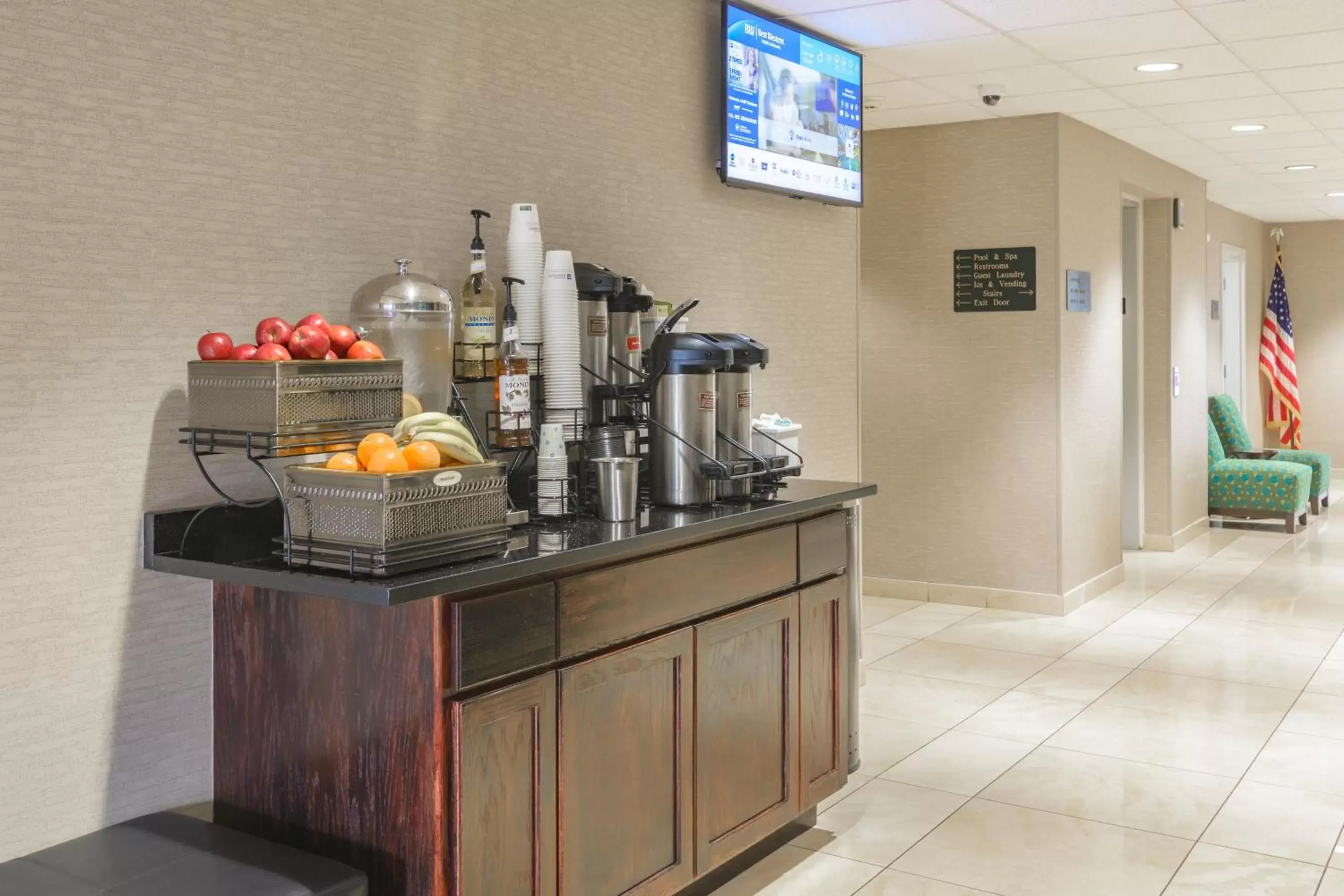 Coffee/tea facilities in Best Western Concord Inn and Suites