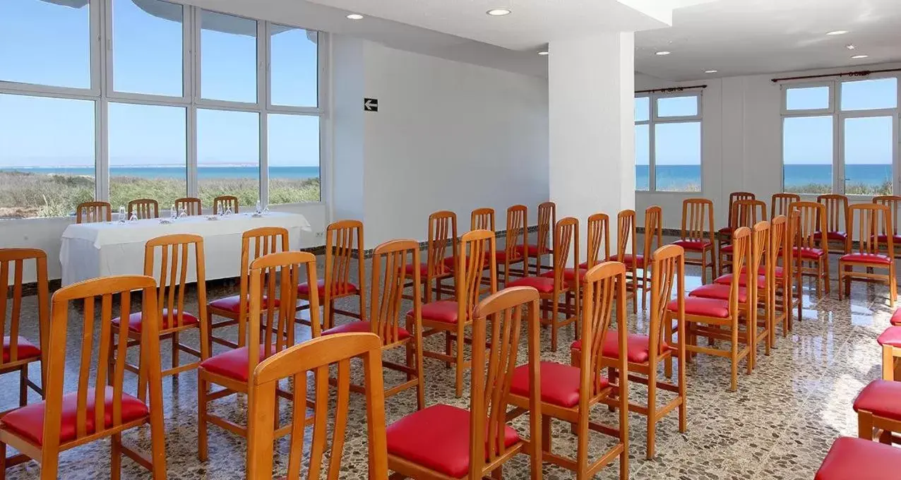 Meeting/conference room, Restaurant/Places to Eat in Hotel Playas de Guardamar