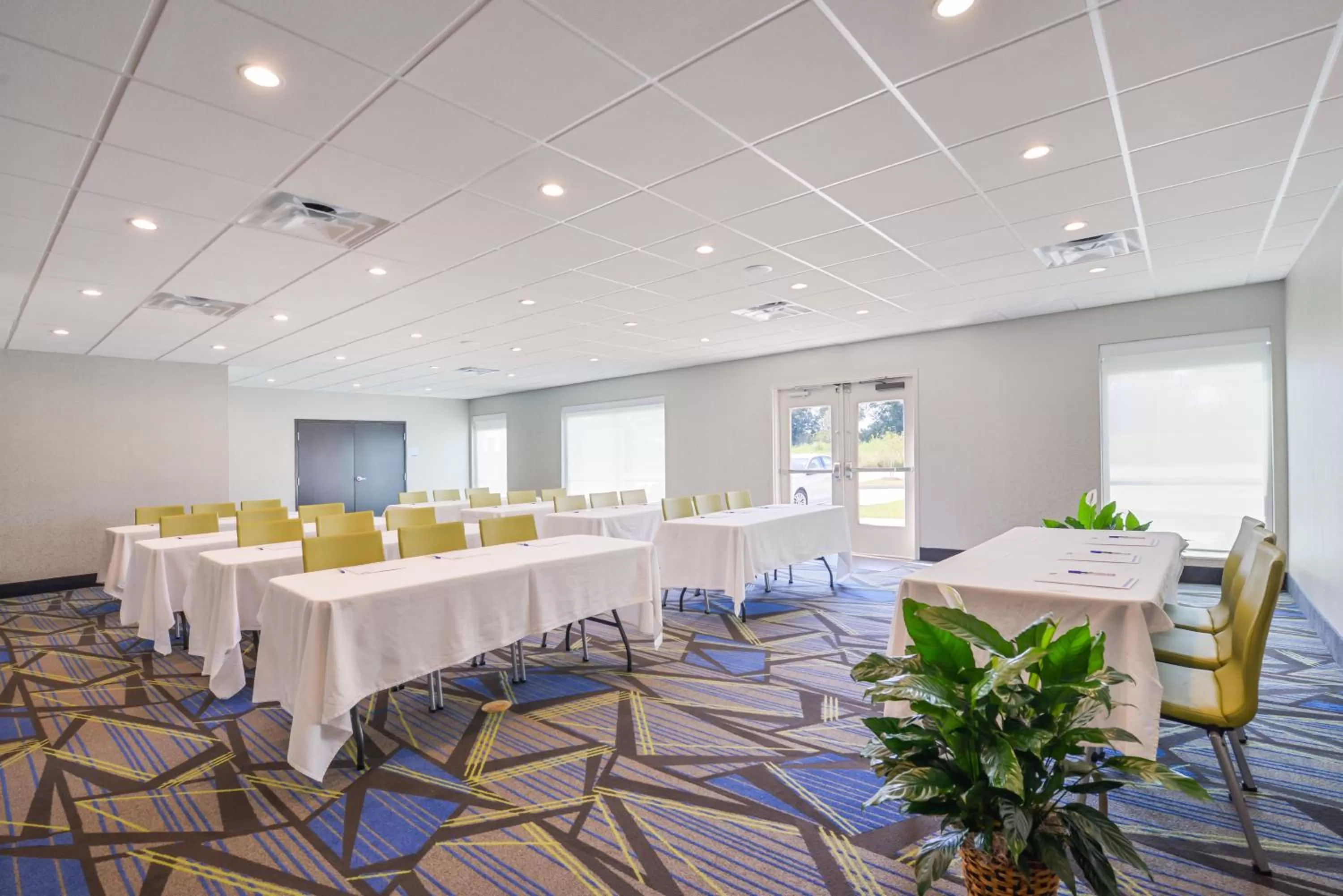 Meeting/conference room in Holiday Inn Express Donaldsonville by IHG