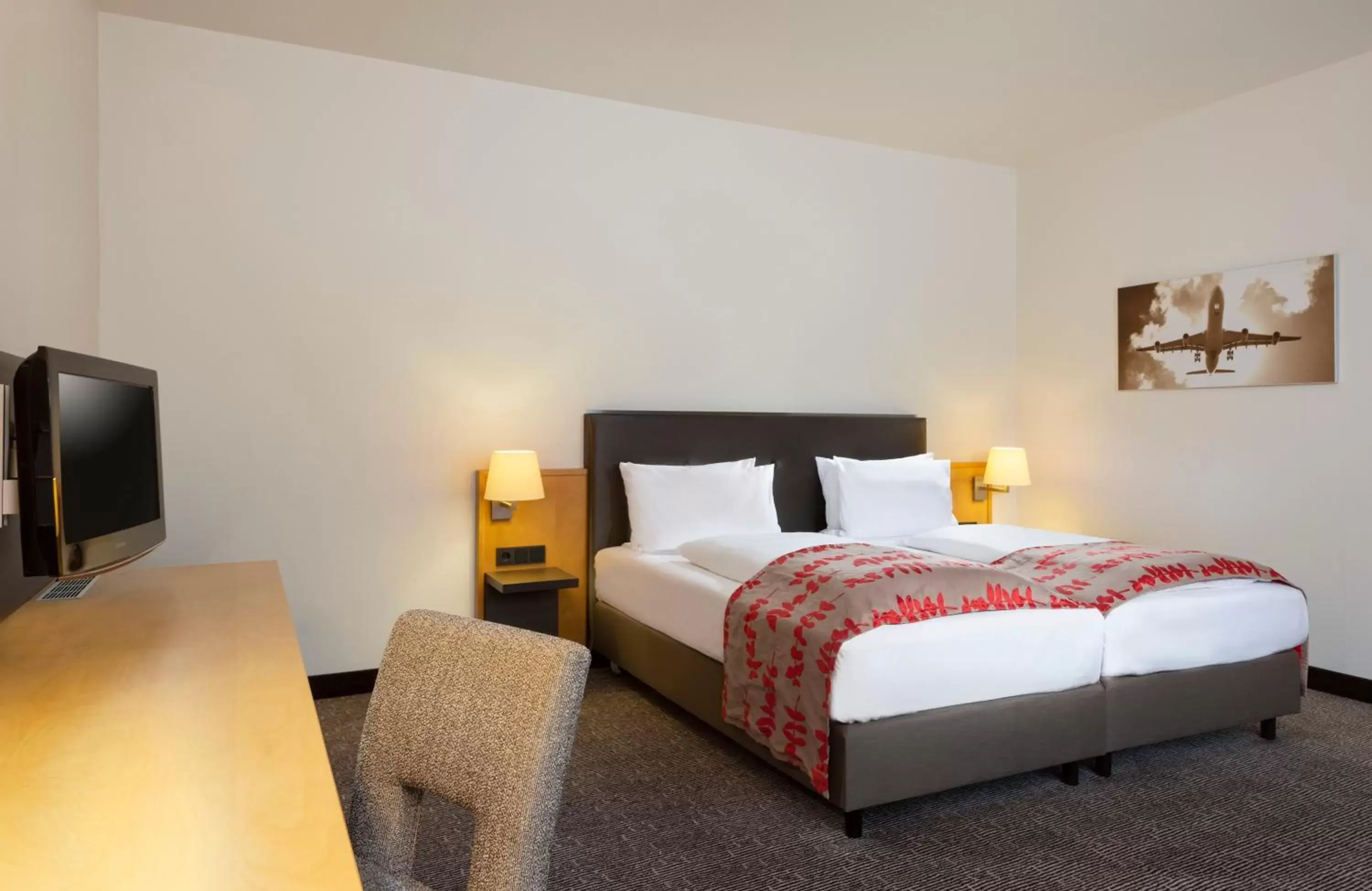 Photo of the whole room, Bed in Holiday Inn Frankfurt Airport - Neu-Isenburg, an IHG Hotel