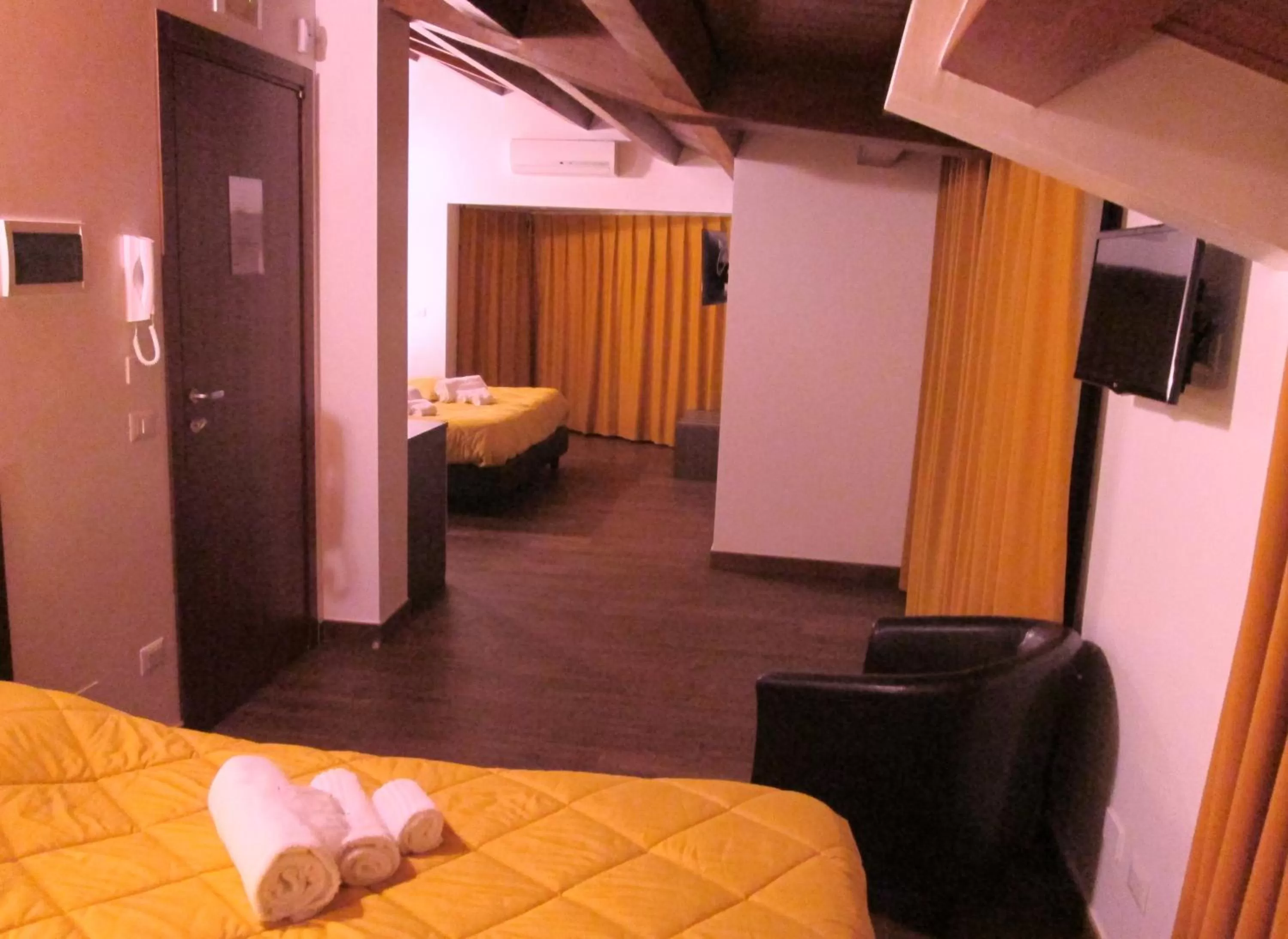 Photo of the whole room, Bed in B&B Elisir