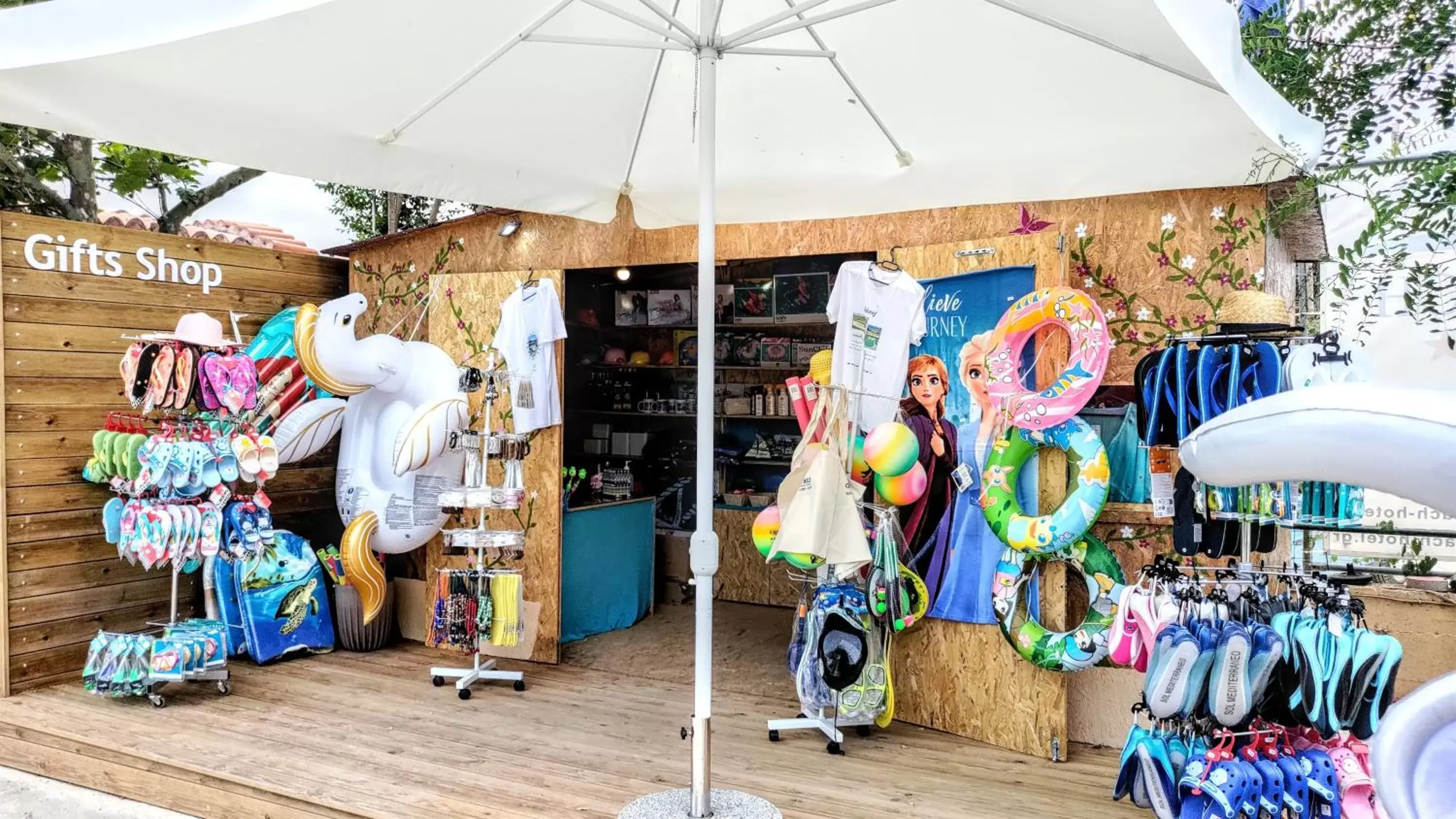 On-site shops in Thassos Hotel Grand Beach