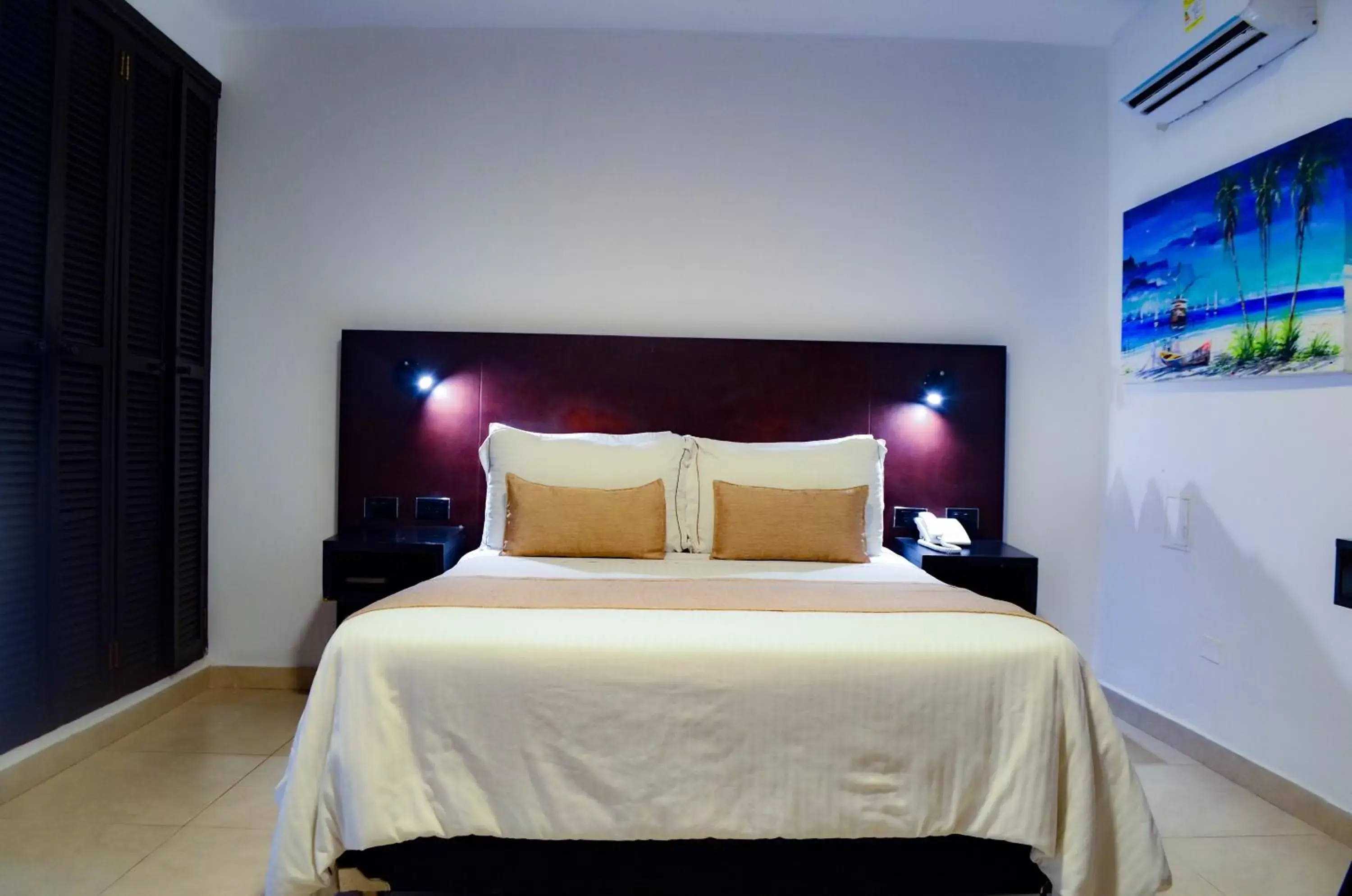 Bed in Hotel Playa Club