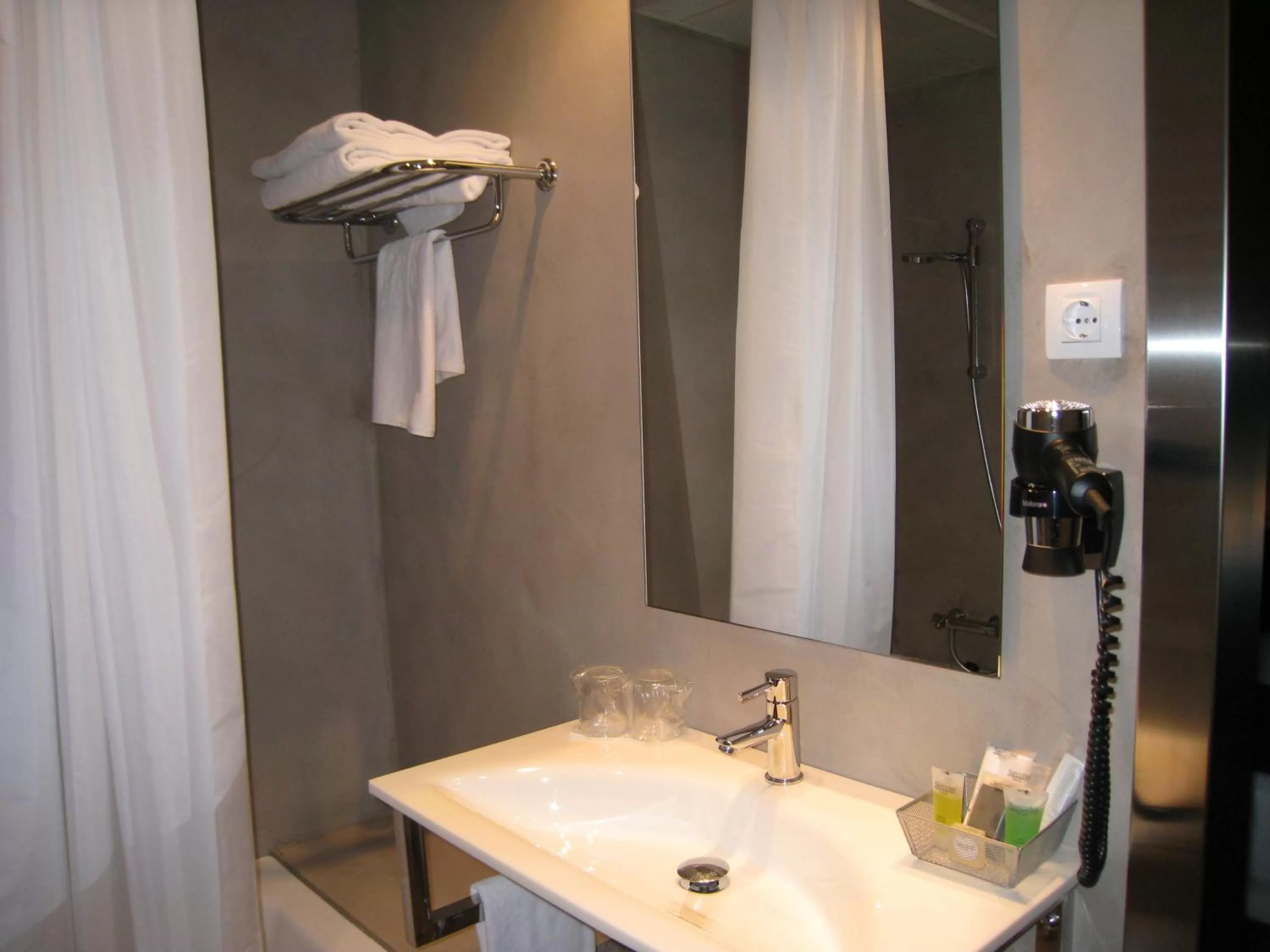 Bathroom in Habitus Hotel Leyre