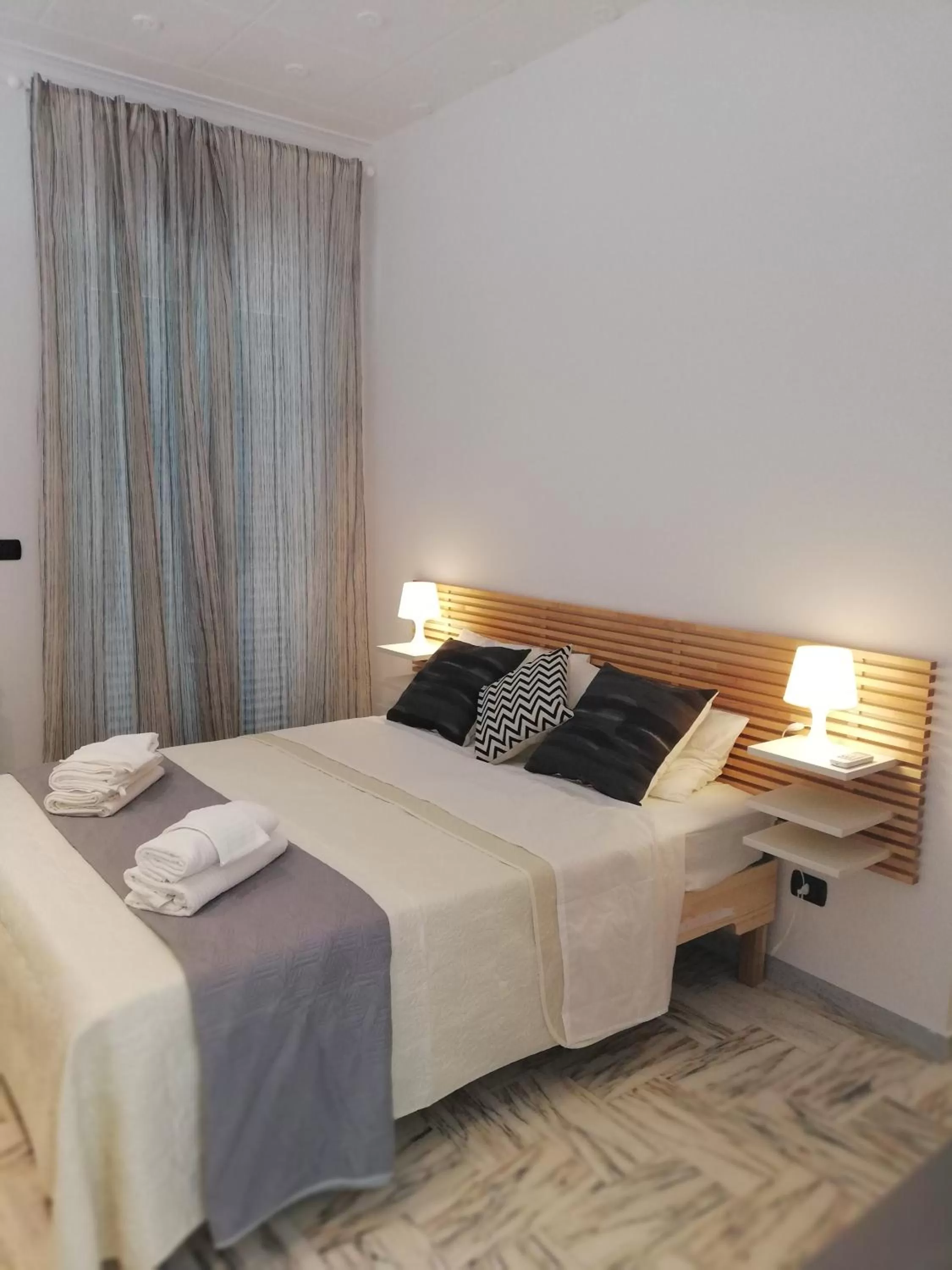 Bedroom, Bed in UP&B Rooms Catania