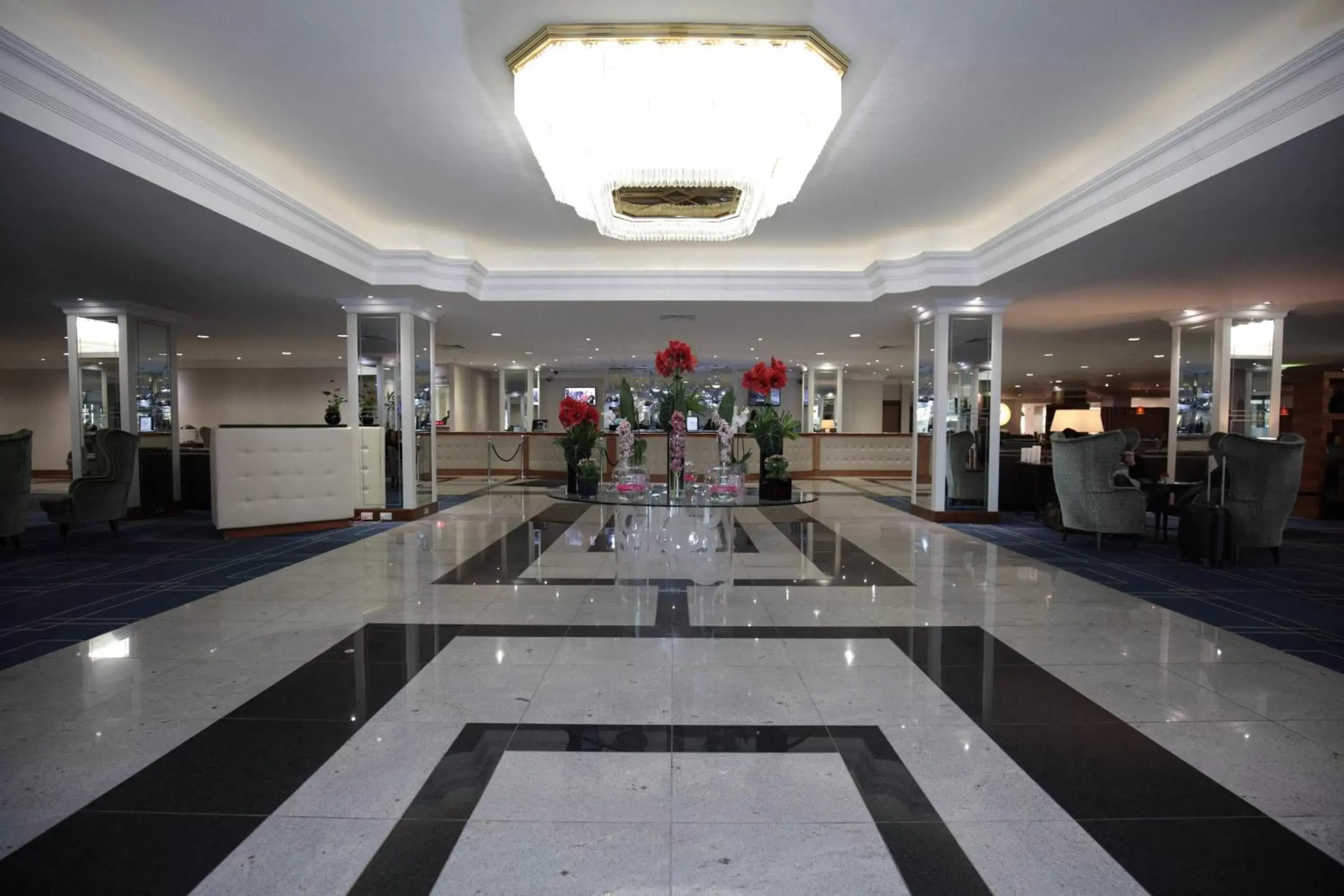 Lobby or reception in Renaissance London Heathrow Hotel