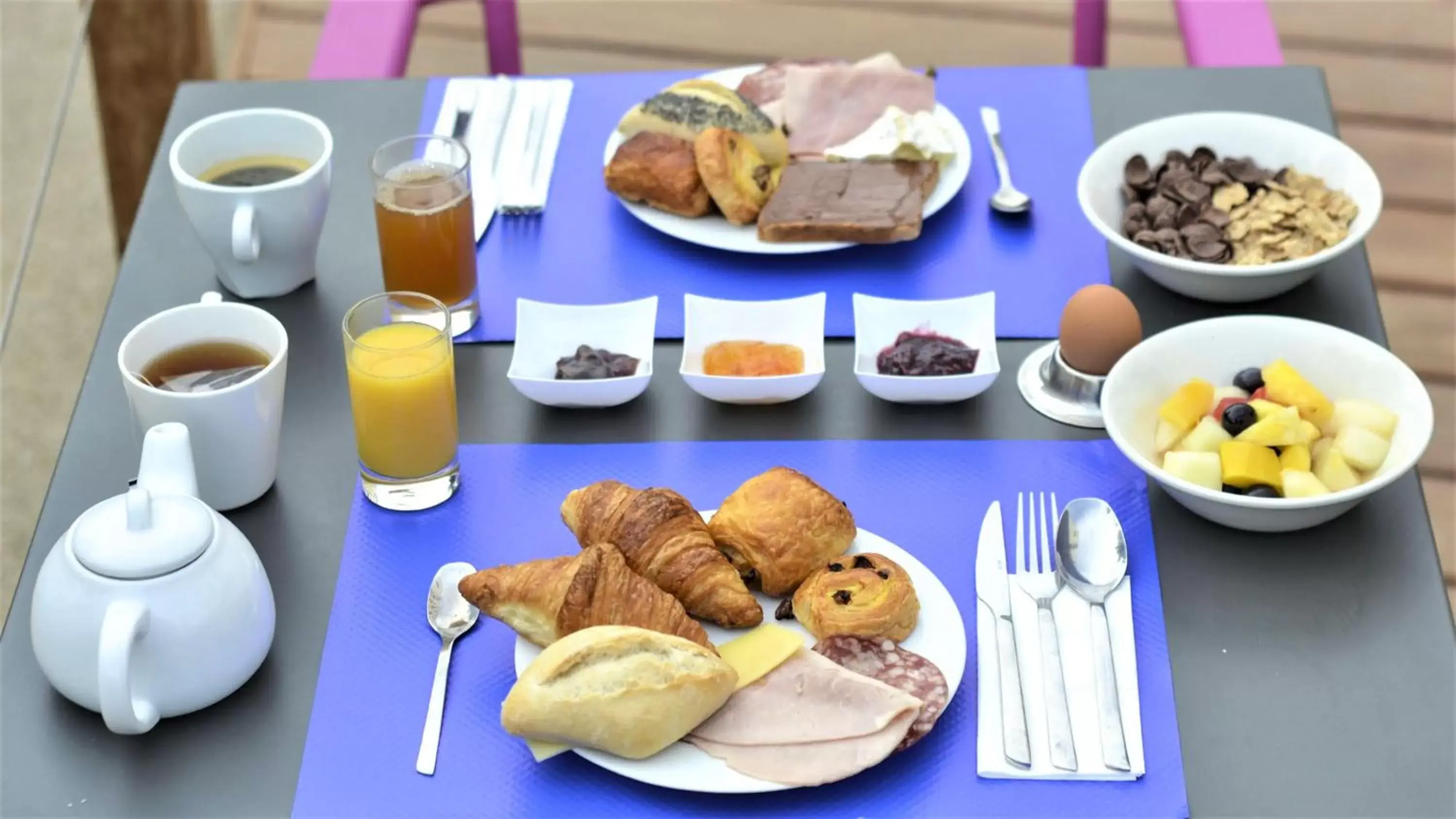 Breakfast in Holiday Inn Express Montpellier - Odysseum, an IHG Hotel
