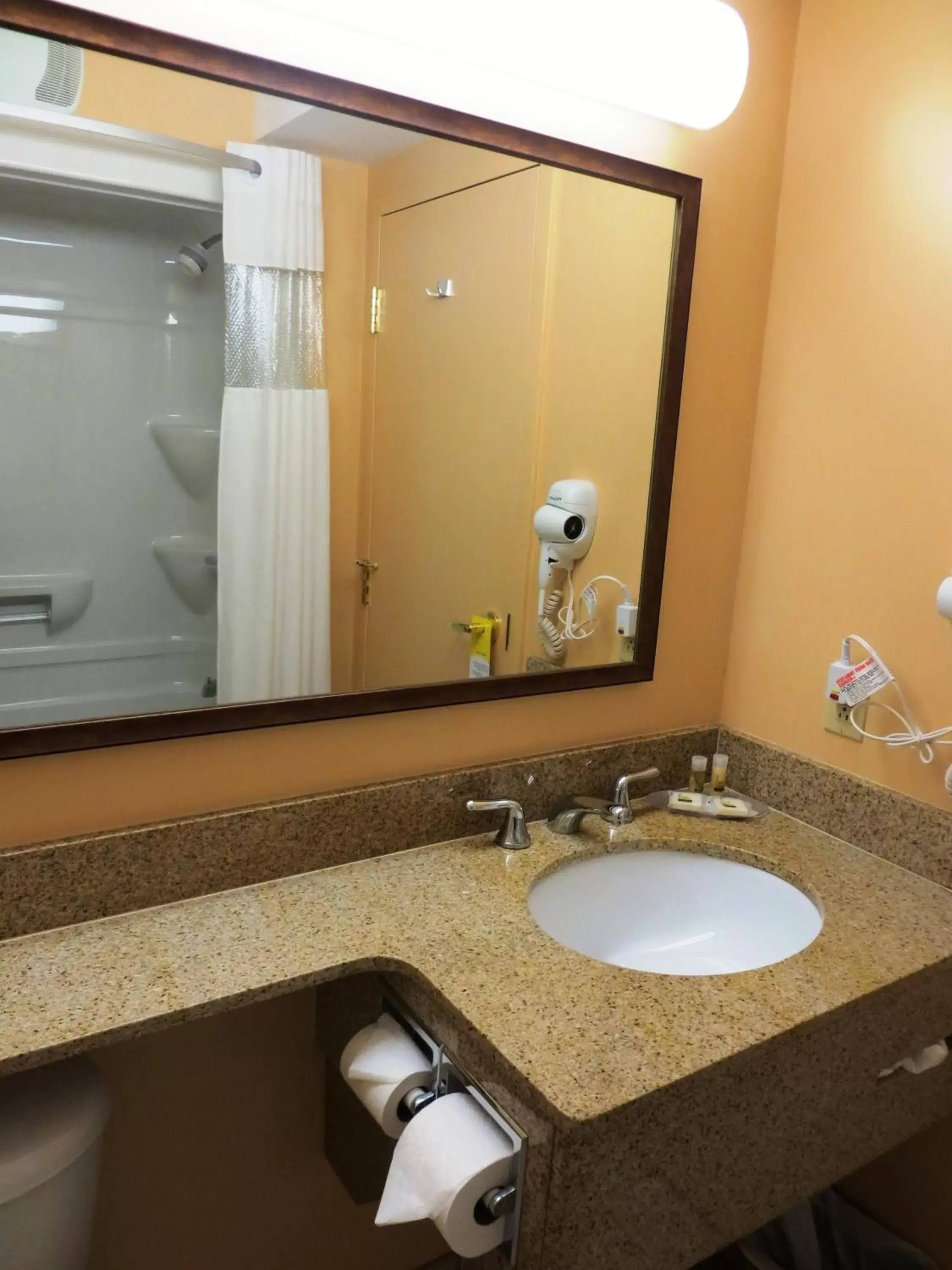 Bathroom in Days Inn by Wyndham Oromocto Conference Centre