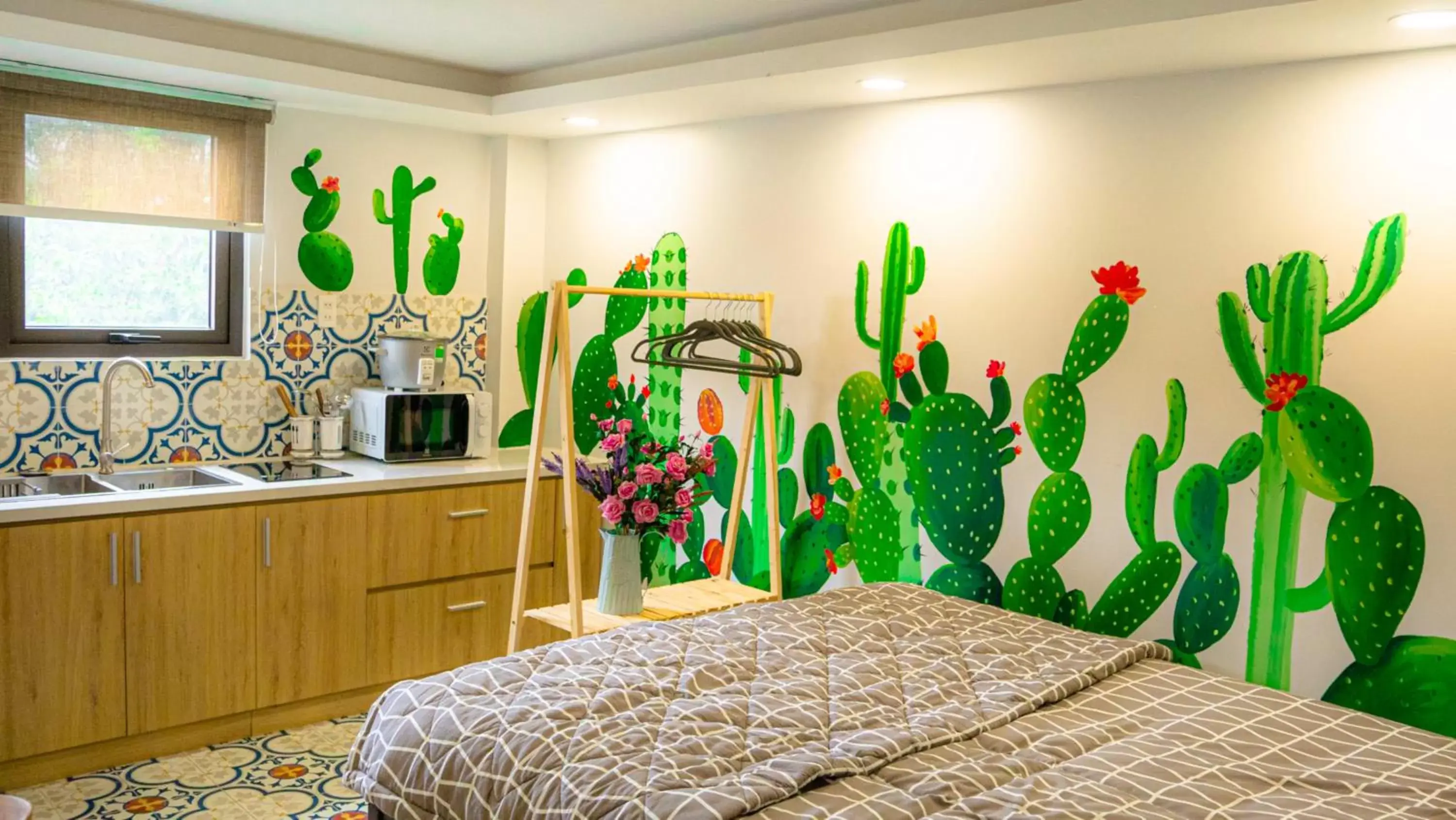 Kitchen or kitchenette, Bed in Cherry Apartment - Thao Dien Centre Kitchen or kitchenette, Bed in Cherry Apartment - Thao Dien Centre