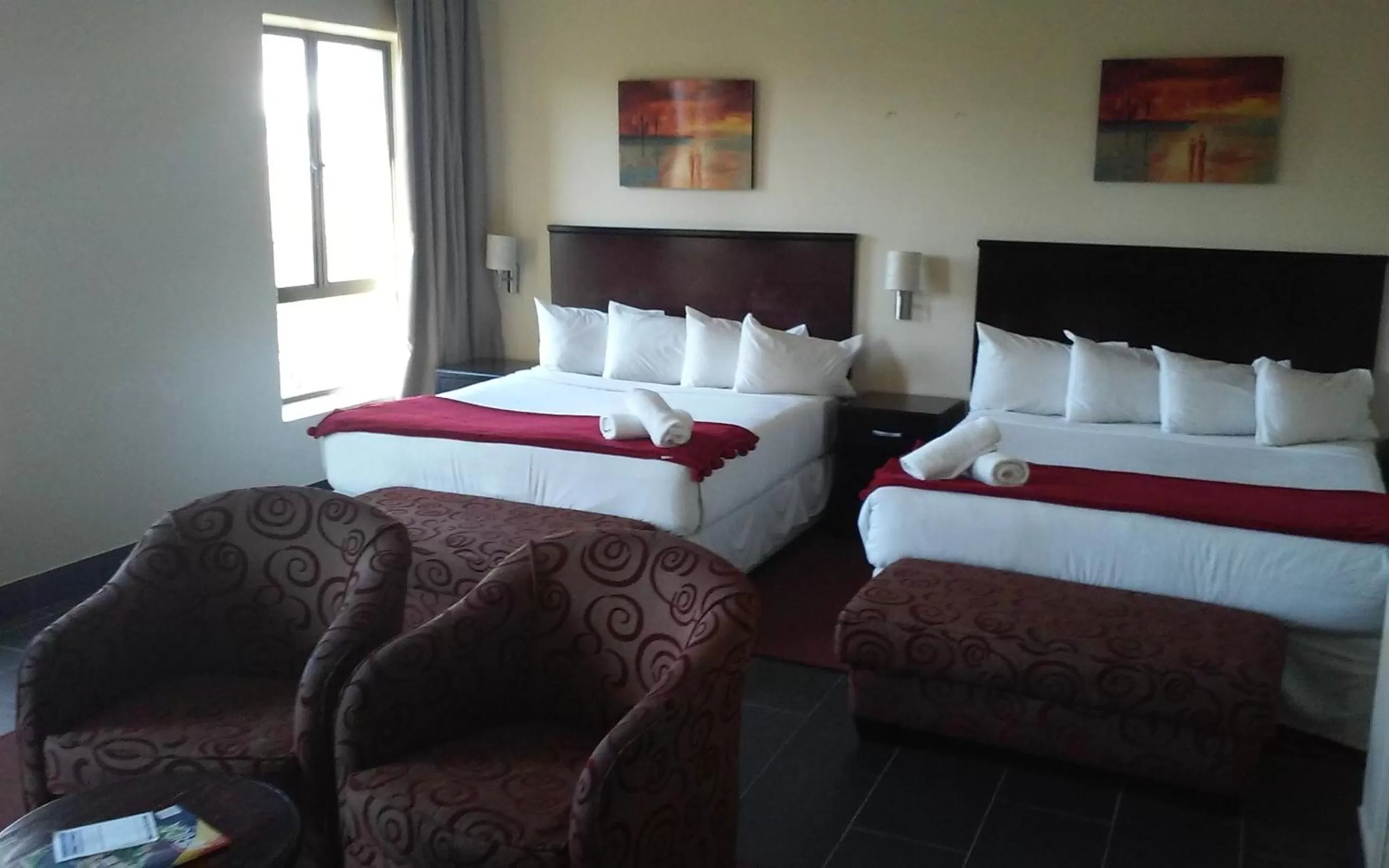 Bedroom, Bed in Grange Gardens Hotel