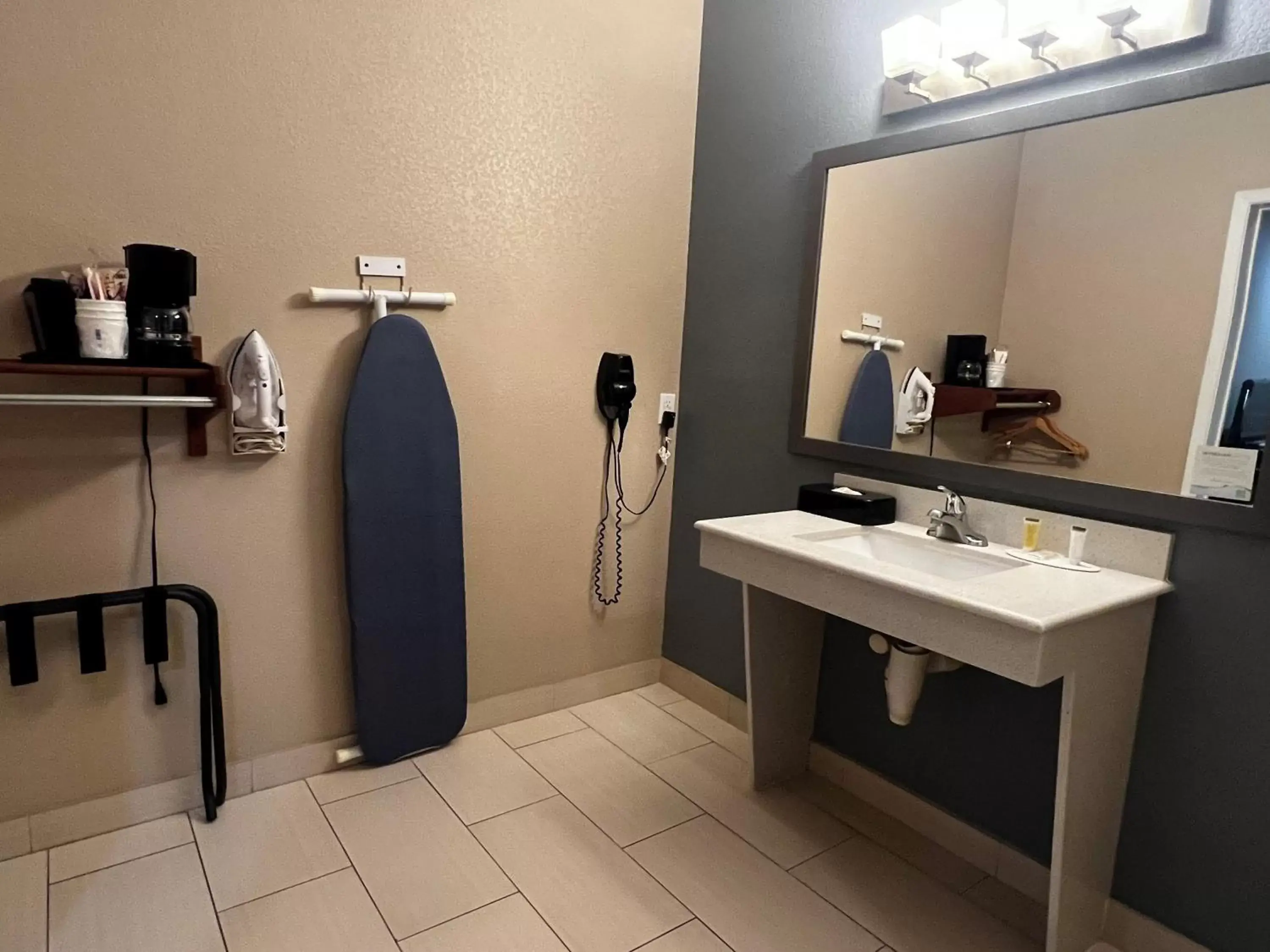 Bathroom in Super 8 by Wyndham Center