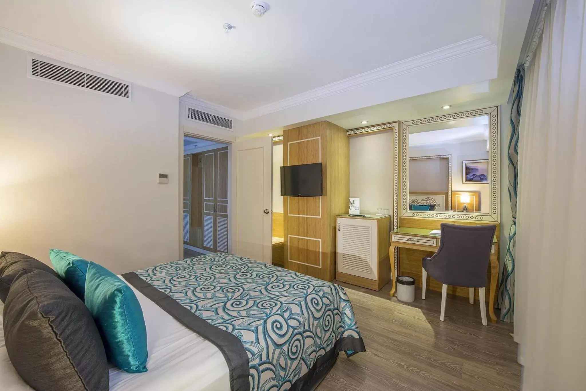 Bedroom, Bed in Crystal Waterworld Resort & Spa - Ultimate All Inclusive Bedroom, Bed in Crystal Waterworld Resort & Spa - Ultimate All Inclusive