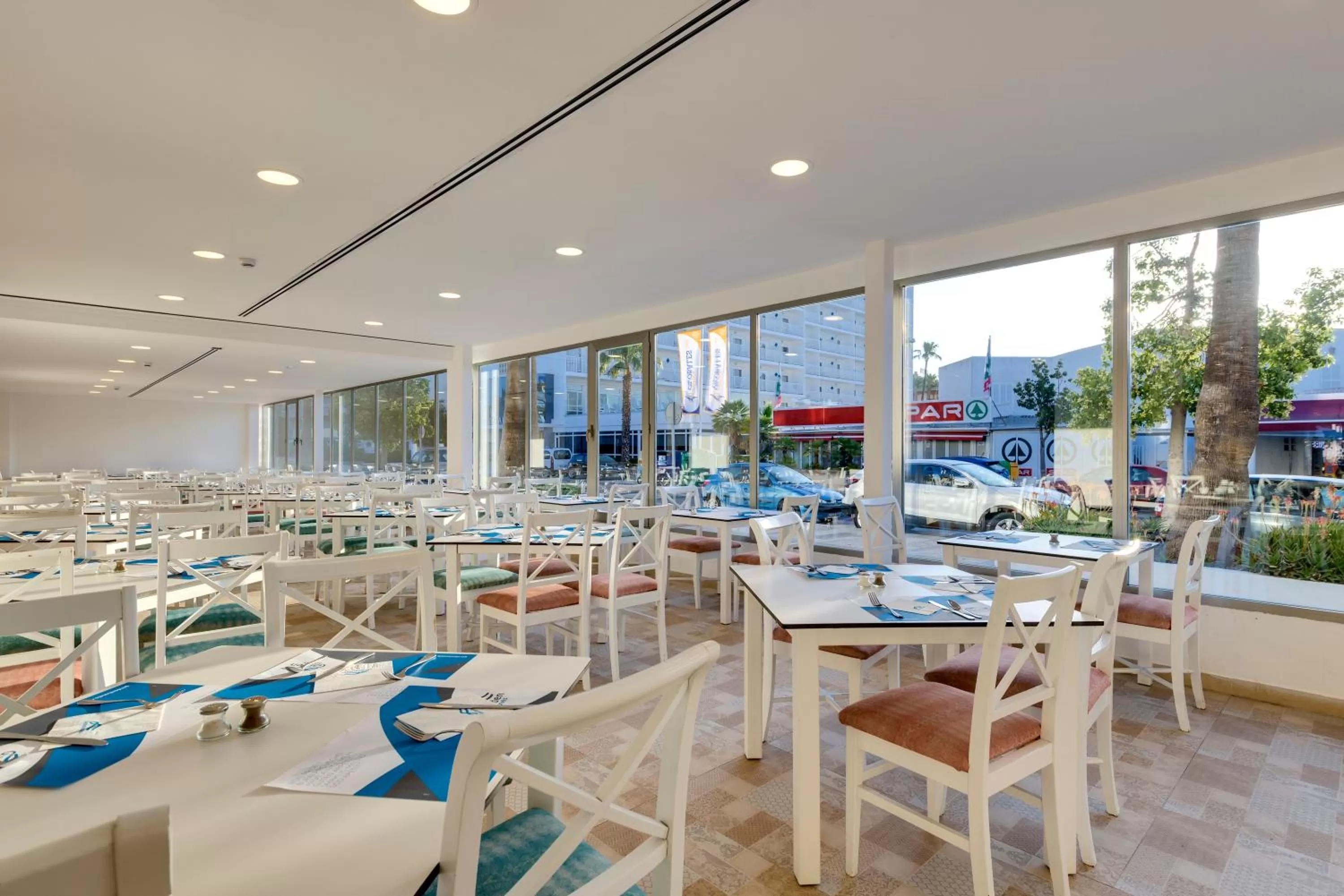 Restaurant/places to eat in Alcudia Garden Aparthotel
