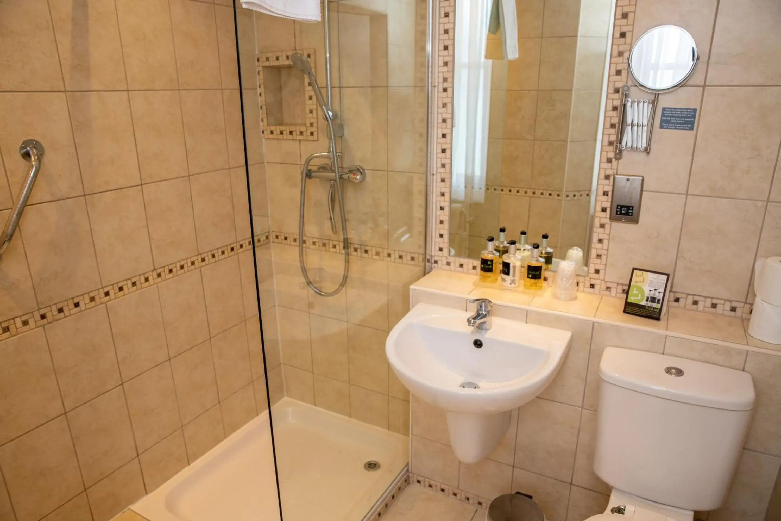 Shower, Bathroom in Best Western York House Hotel