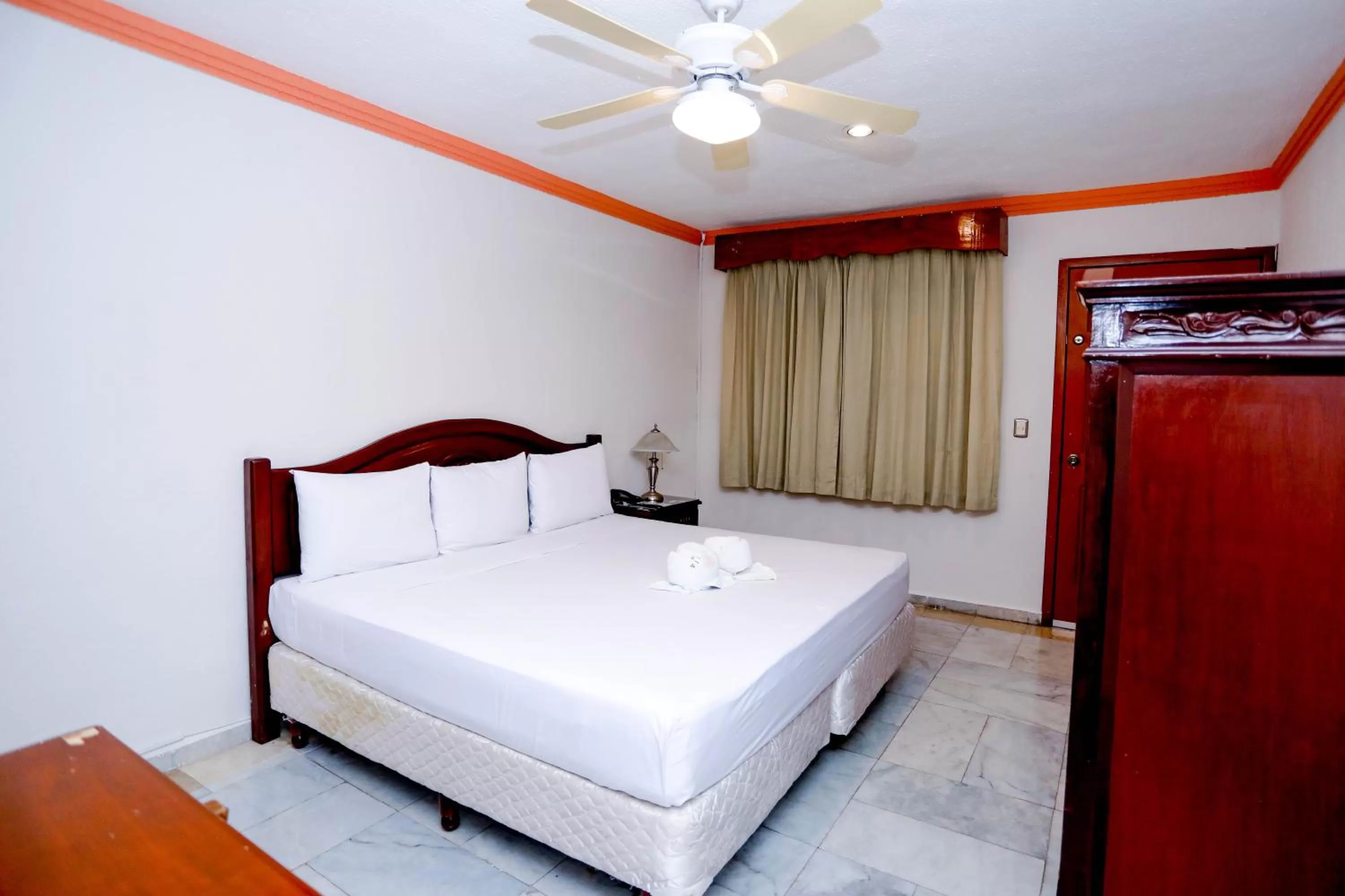 Bedroom in Hotel Avenida Cancun