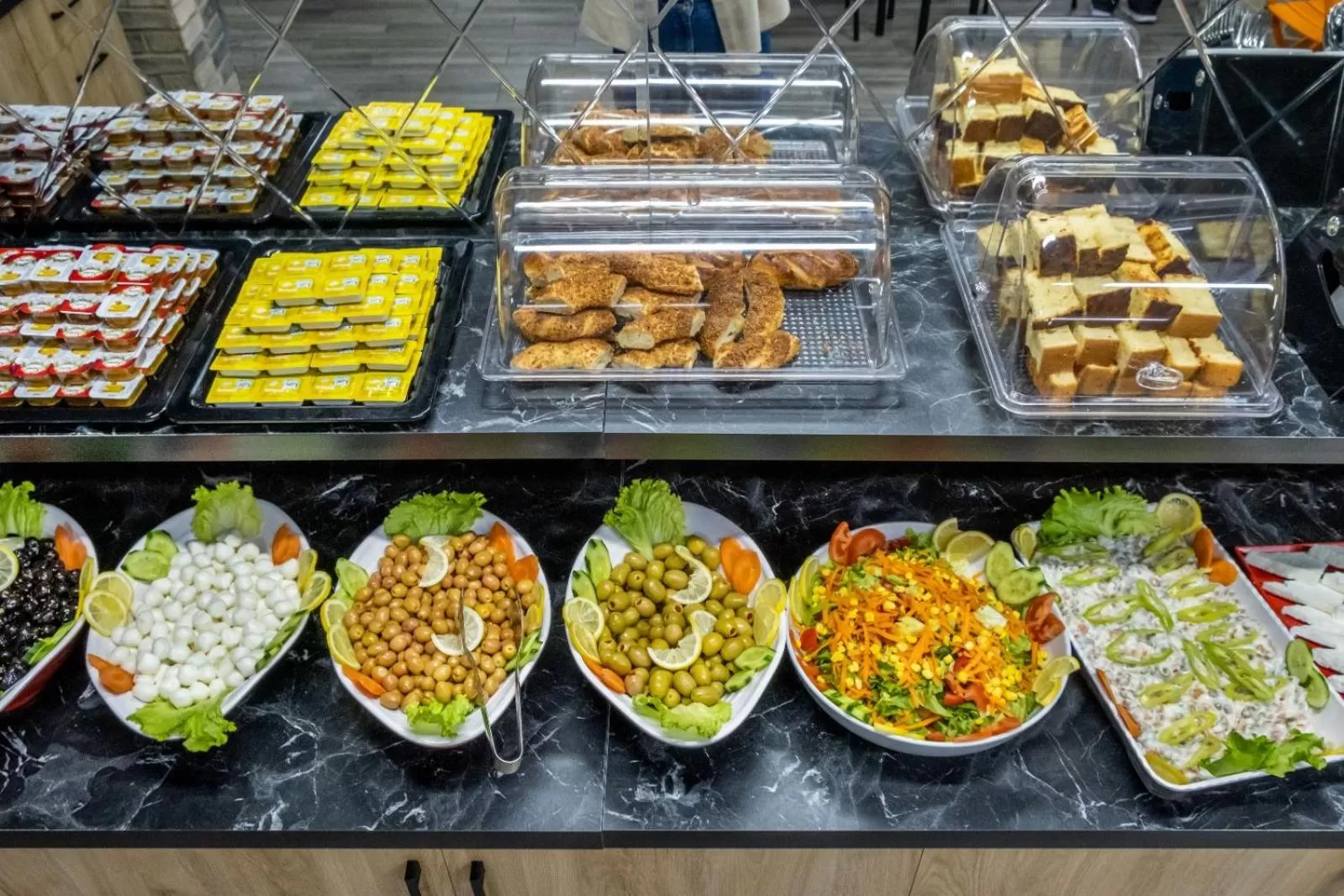 Food and drinks in The Queen Hotel