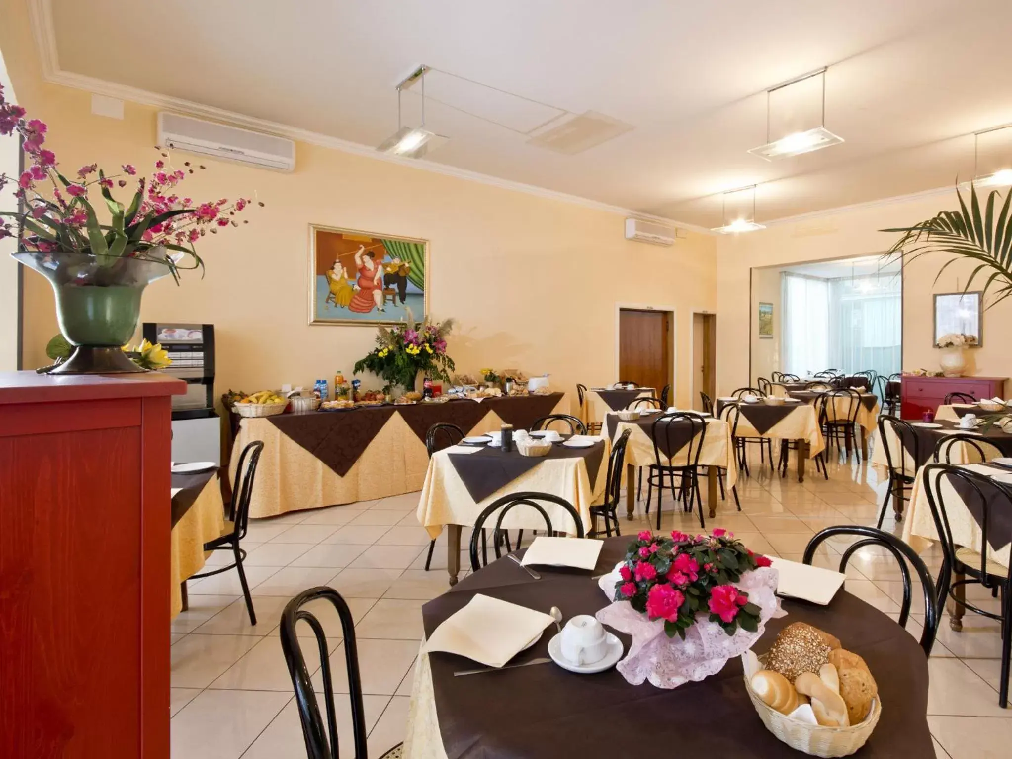 Restaurant/Places to Eat in Villa Silvie Rose