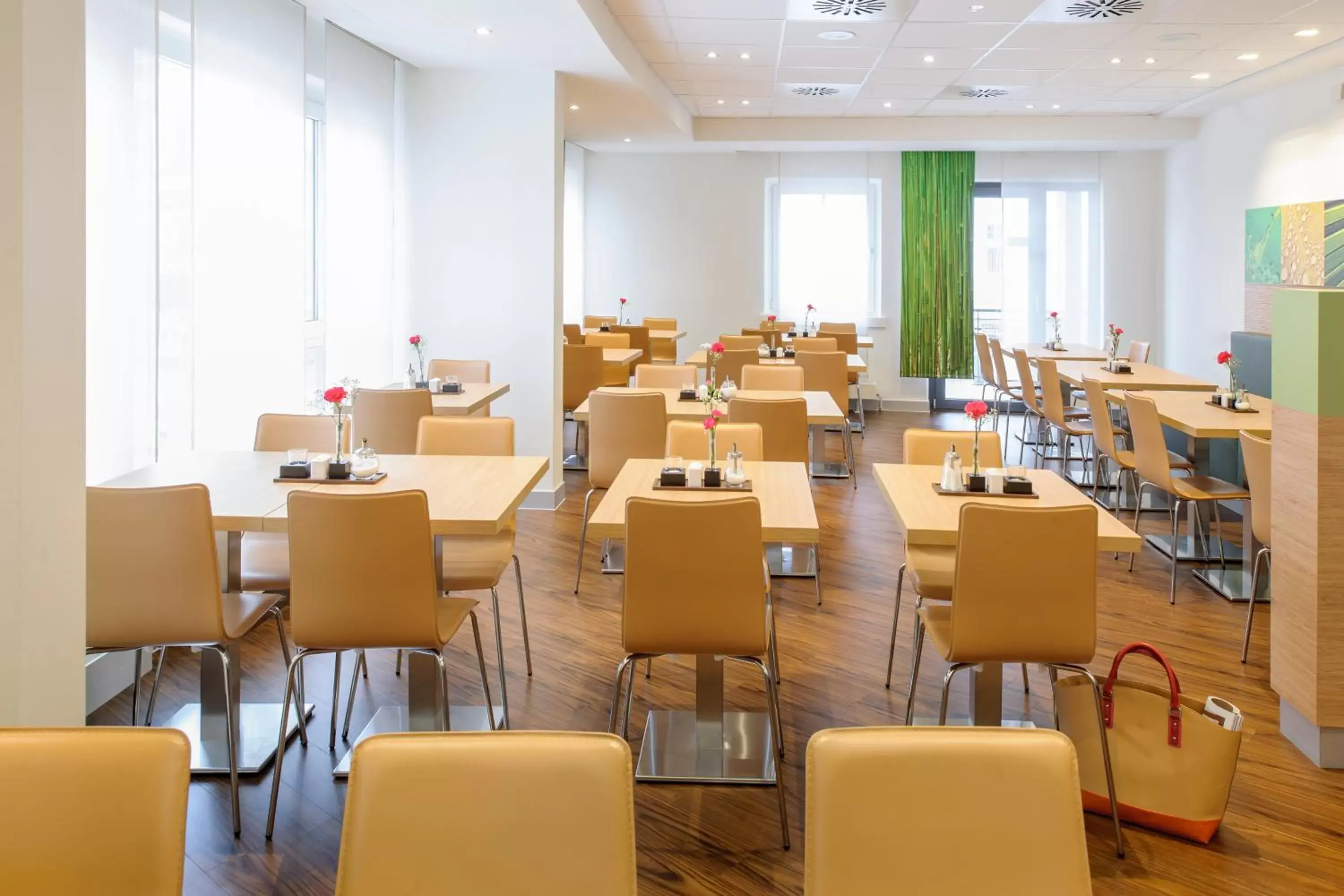 Restaurant/Places to Eat in ibis Jena City