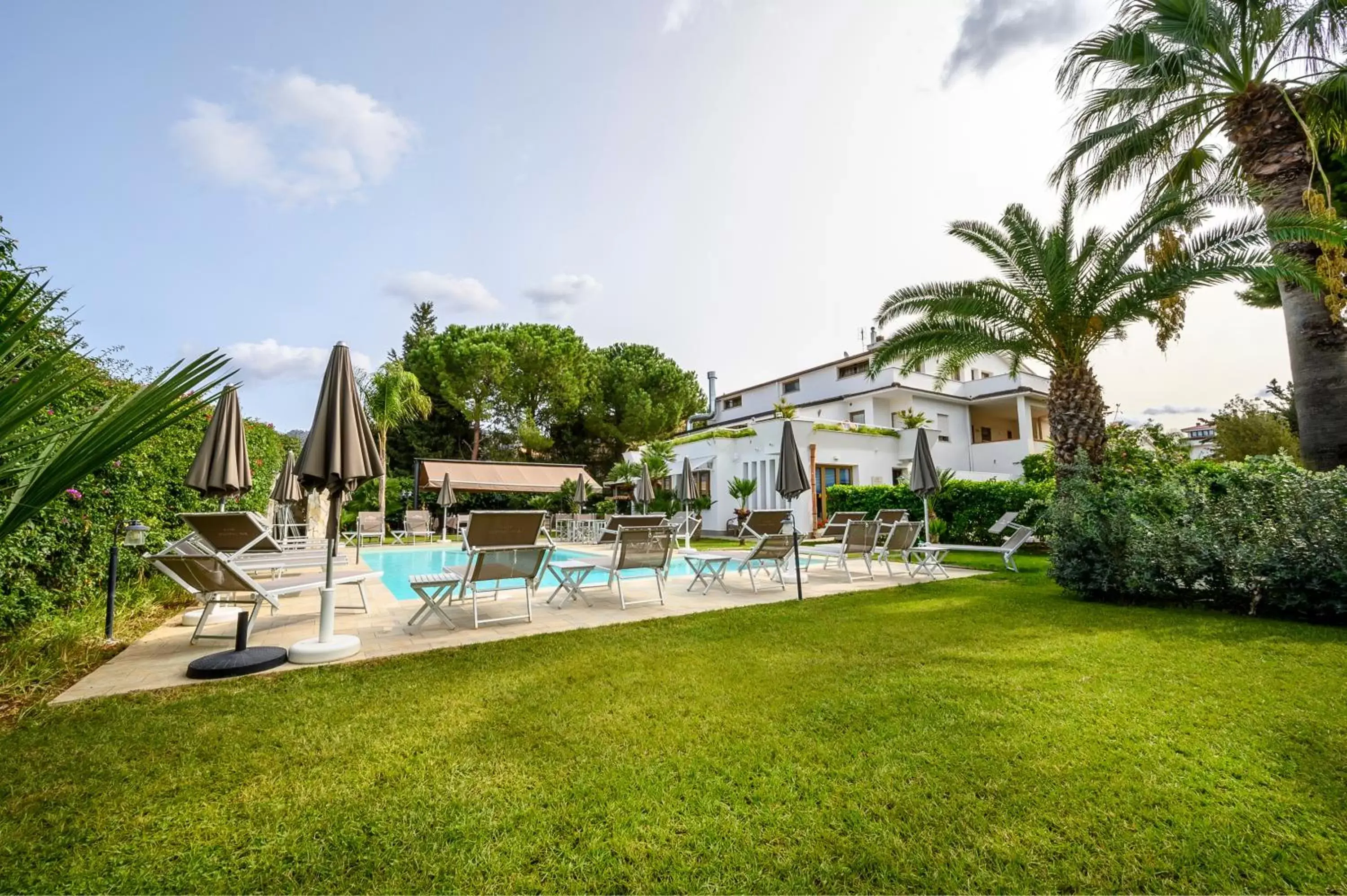 Swimming Pool in VILLA SAN LORENZO ROOM SUITE & RESTAURANT