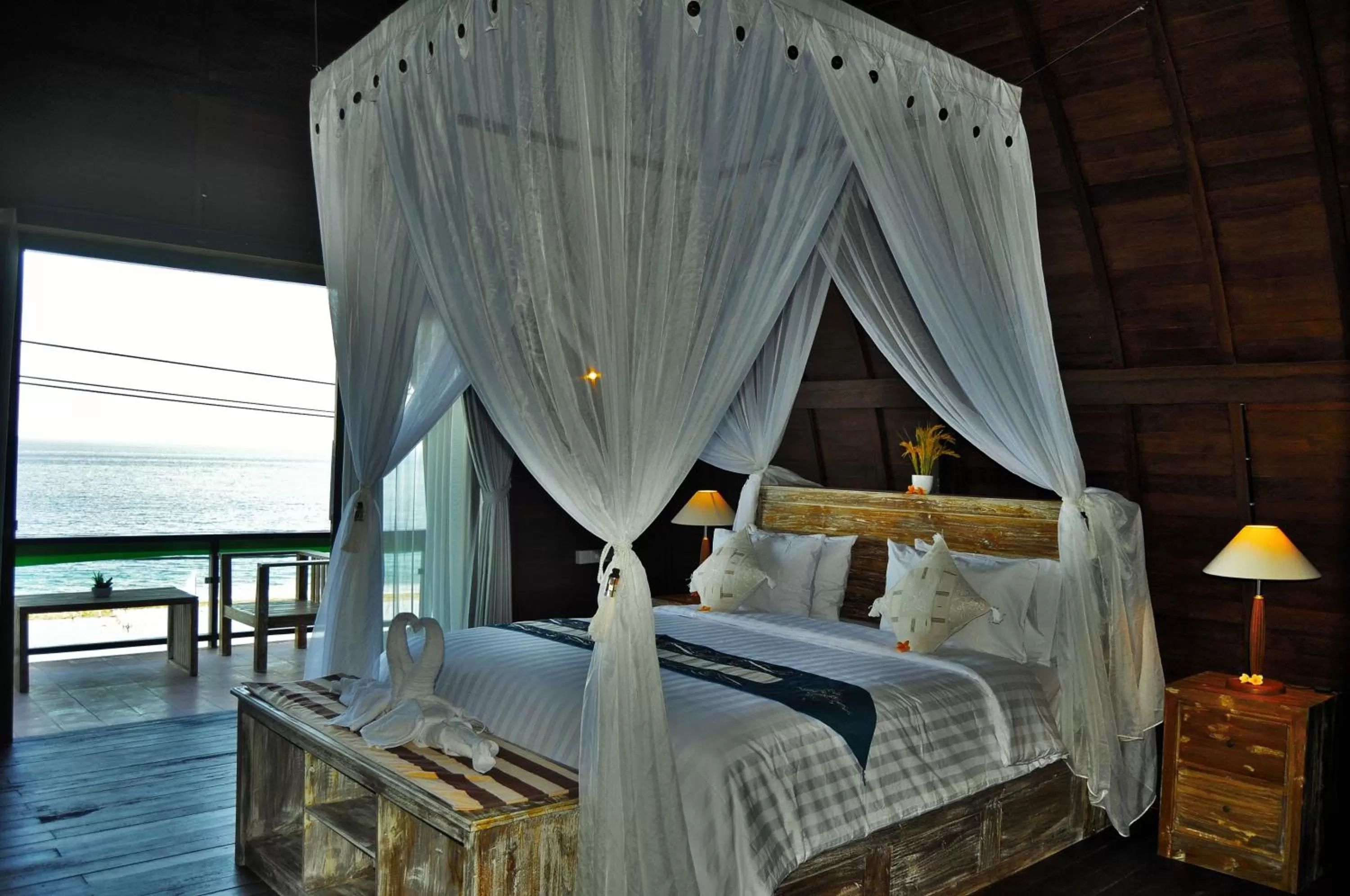 Balcony/Terrace, Bed in Ocean Terrace Suite And Spa Luxury