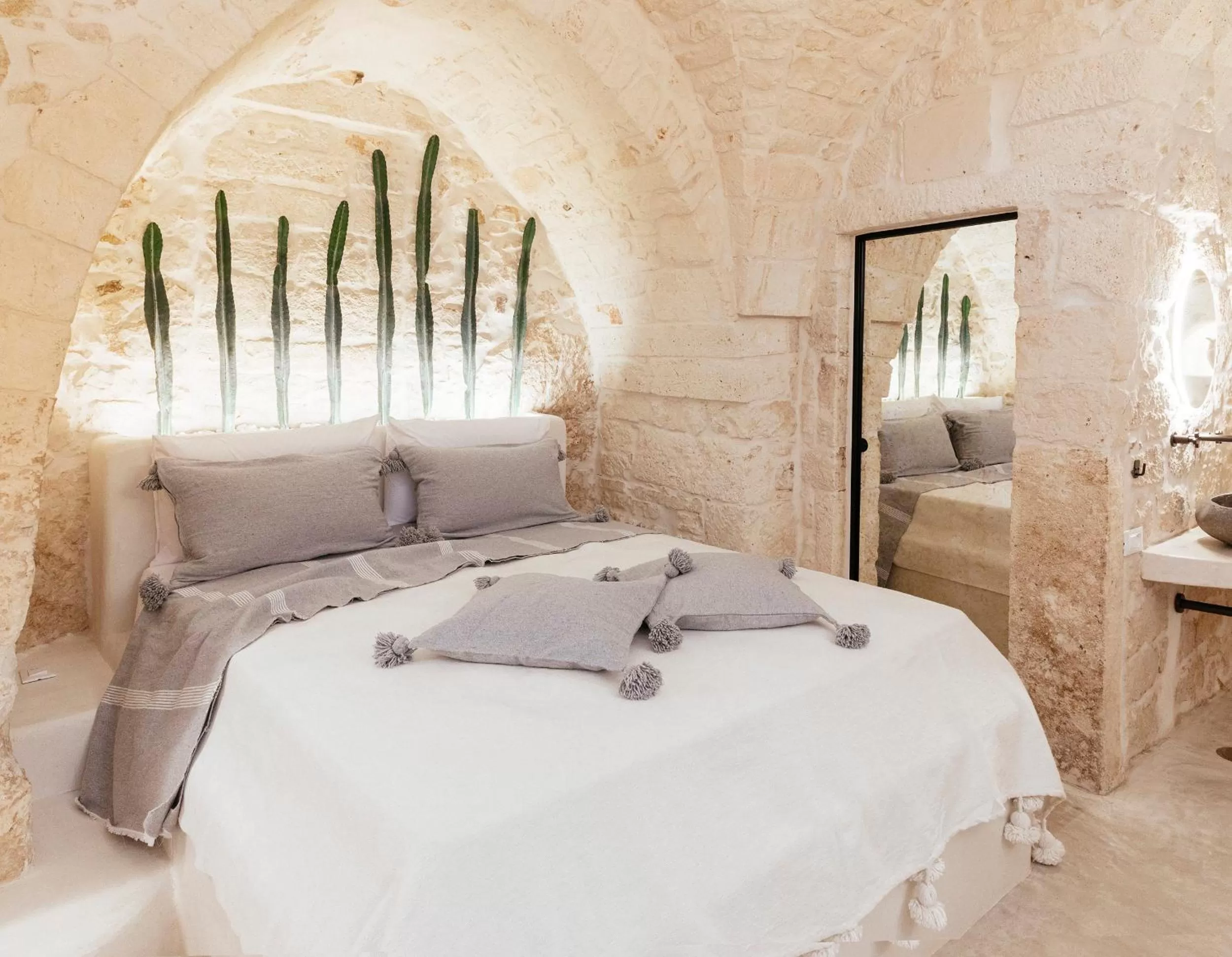 Bed in Alesia Luxury Cave
