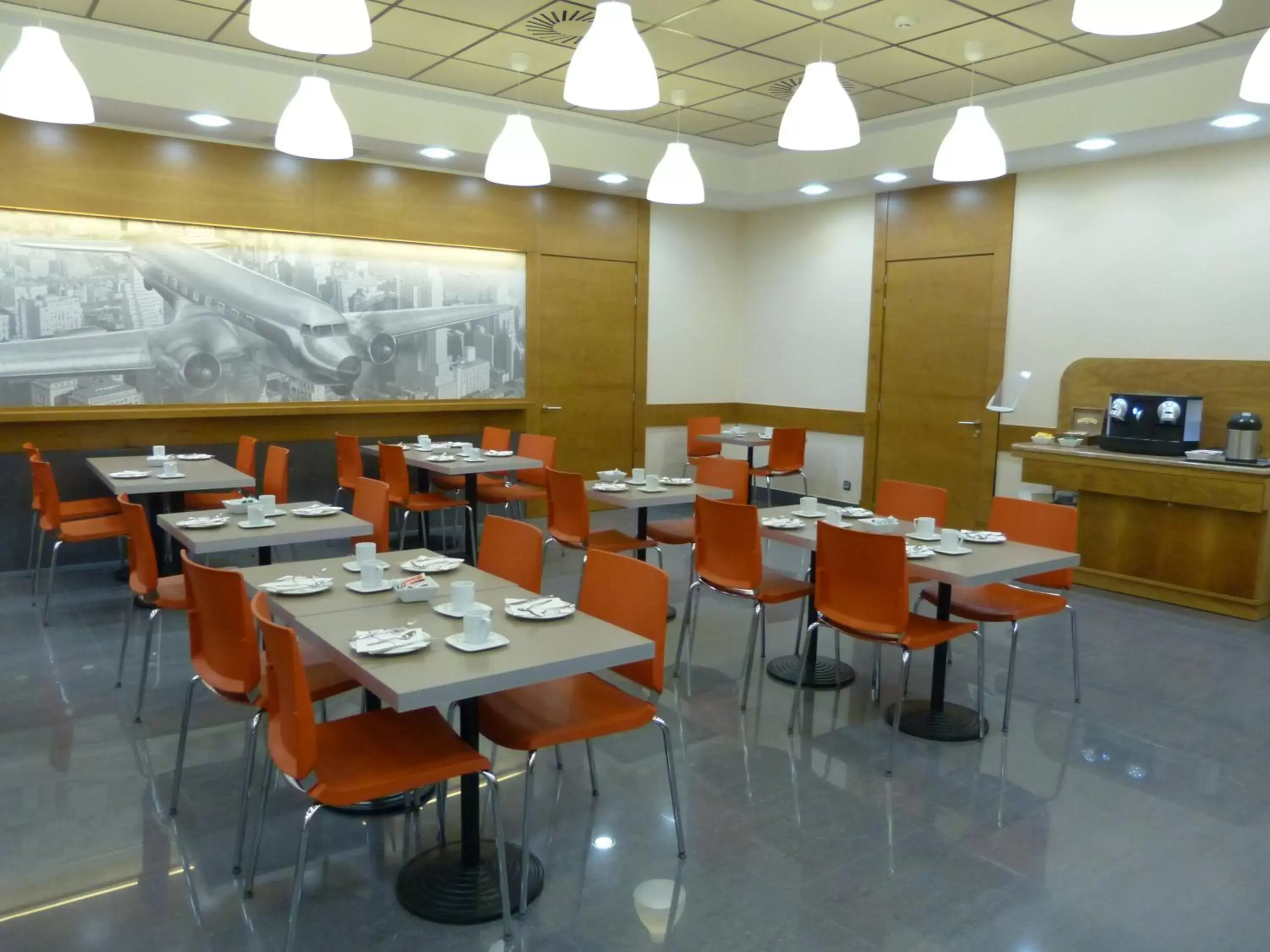 Restaurant/Places to Eat in Hotel Condes de Haro