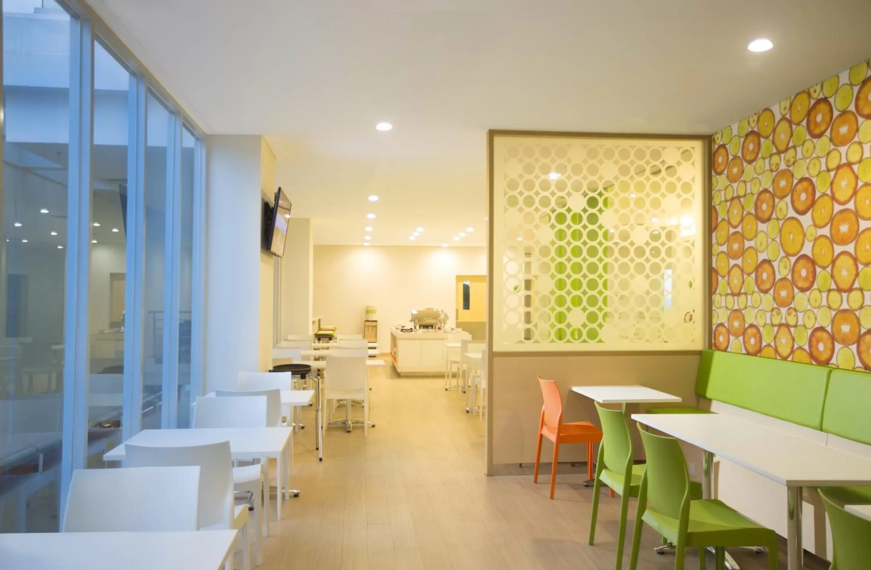 Restaurant/places to eat in Zest Bogor by Swiss-Belhotel International Restaurant/places to eat in Zest Bogor by Swiss-Belhotel International