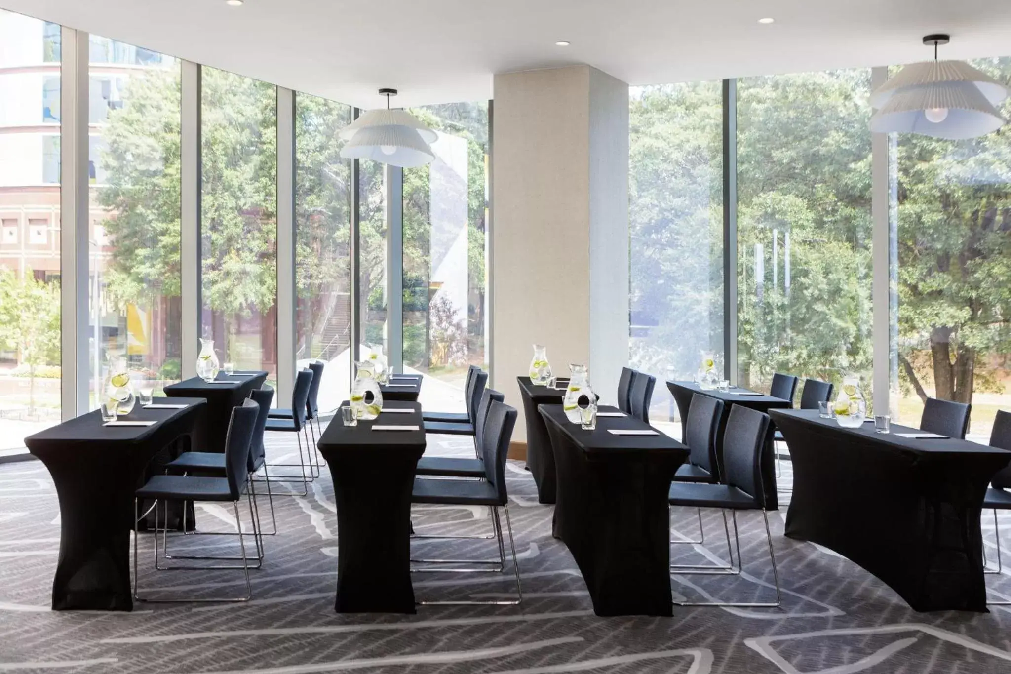 Meeting/conference room, Restaurant/Places to Eat in Kimpton Shane Atlanta, an IHG Hotel