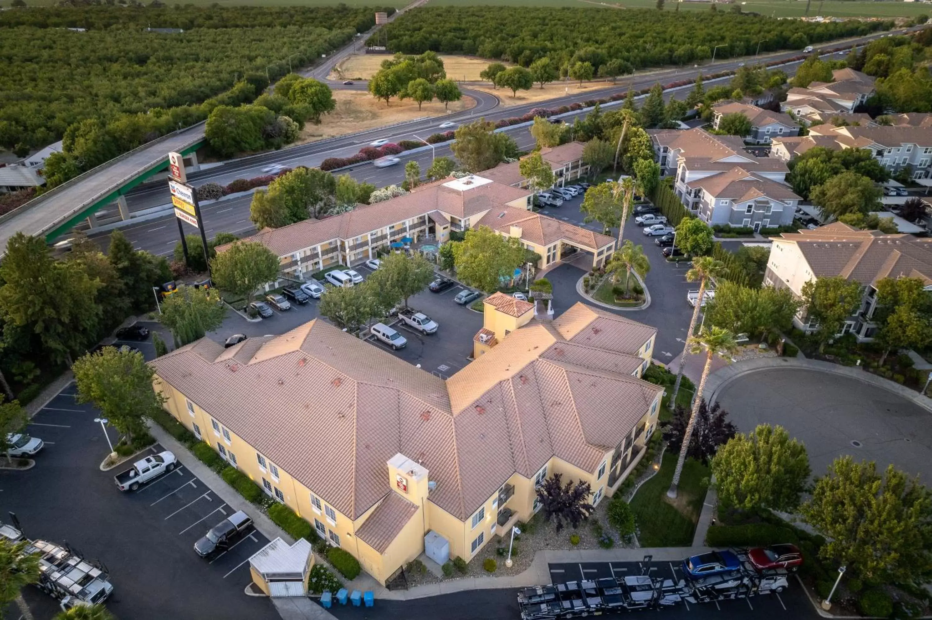 Bird's eye view, Bird's-eye View in Best Western Plus Dixon Davis