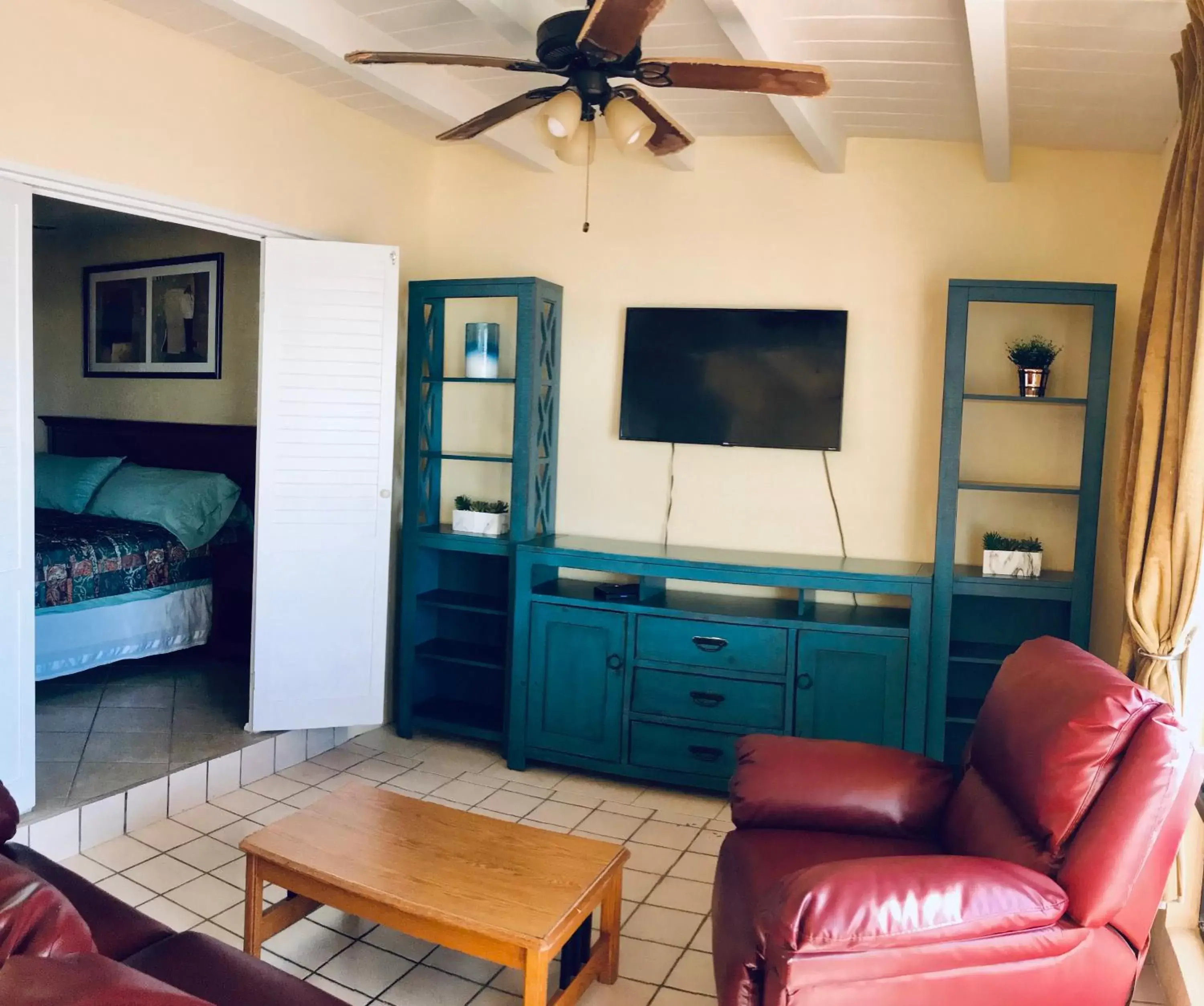 Living room, TV/Entertainment Center in Quinta Pacifica Beachfront Villas